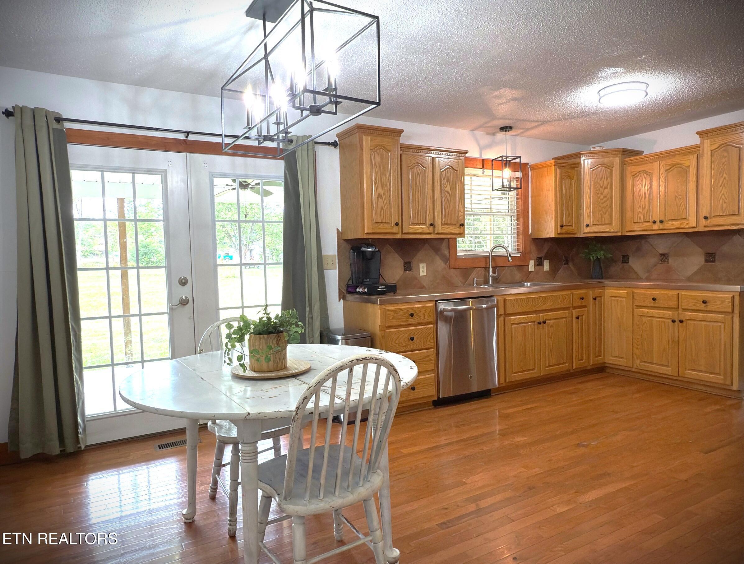 212 Austin Circle Livingston TN 38570
