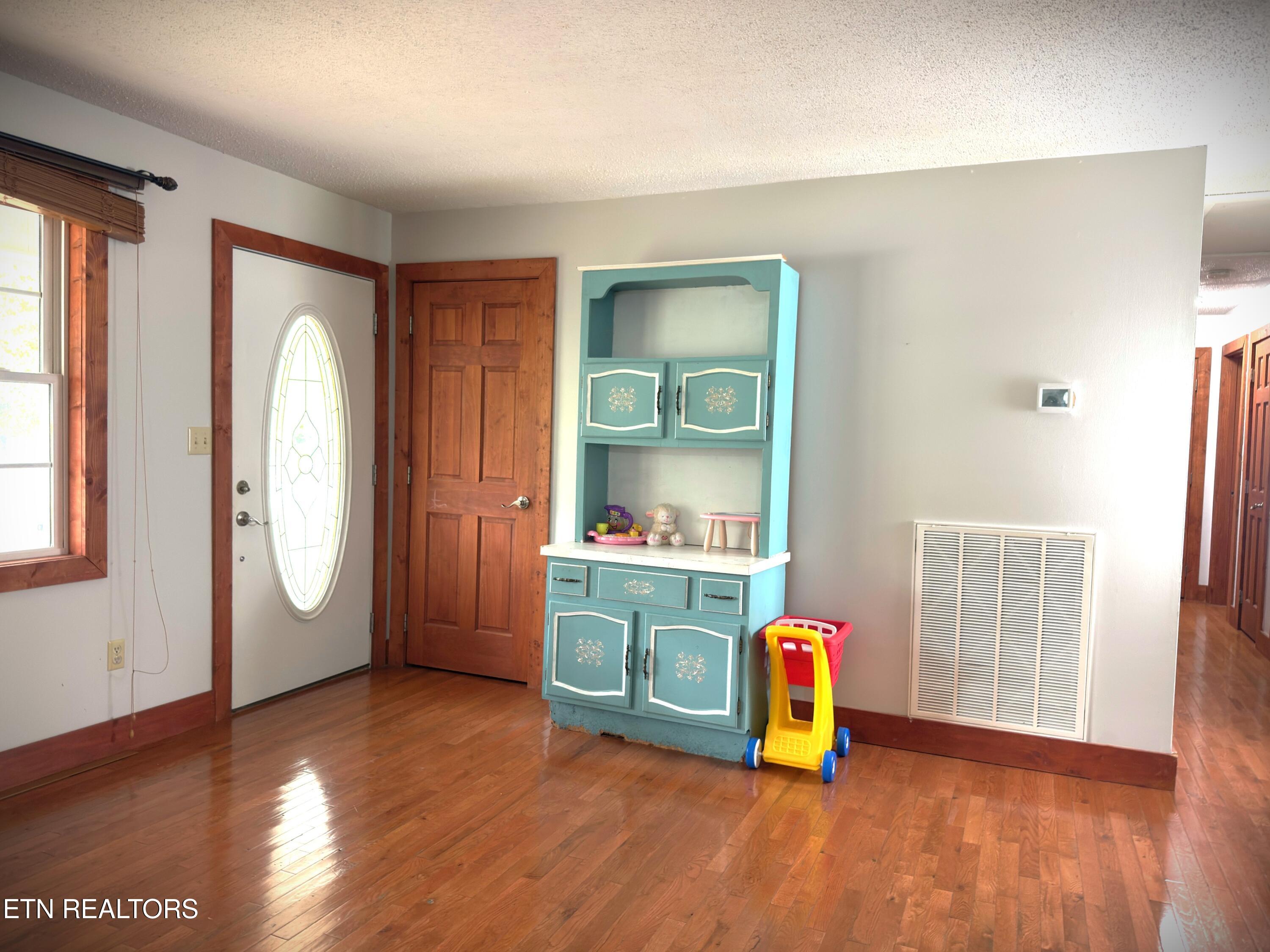 212 Austin Circle Livingston TN 38570