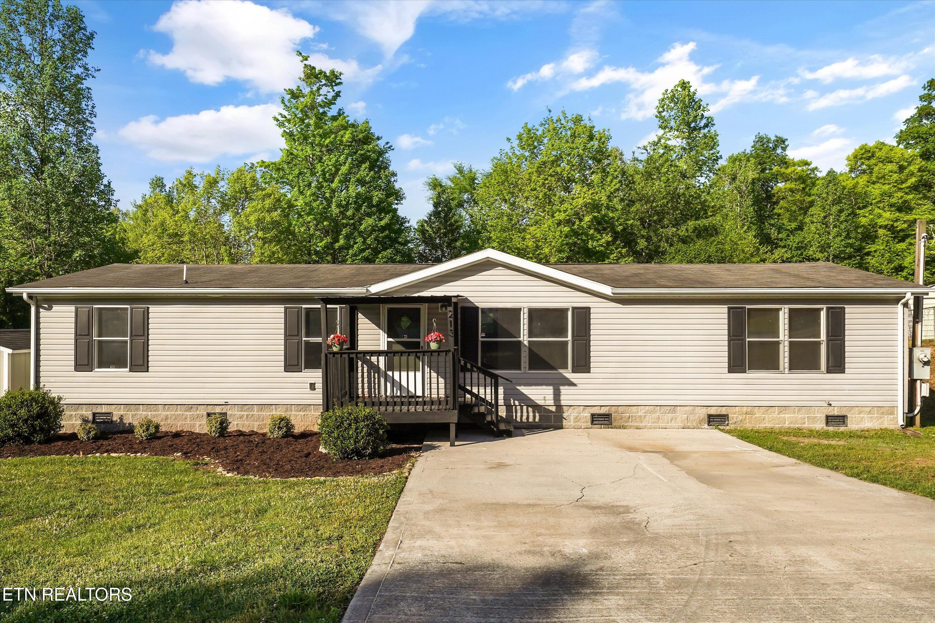 213 Loggers Lane Clinton TN 37716