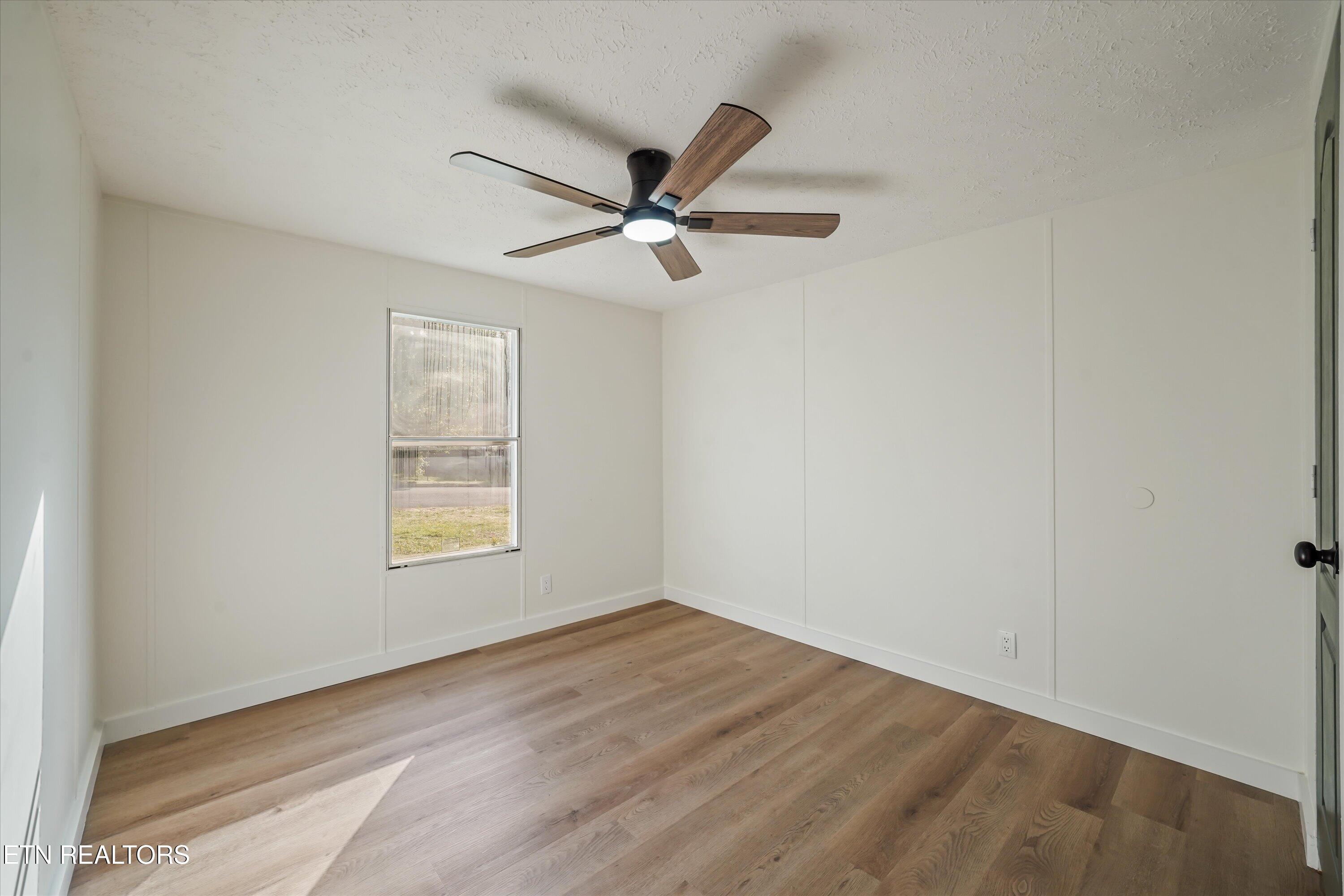 213 Loggers Lane Clinton TN 37716
