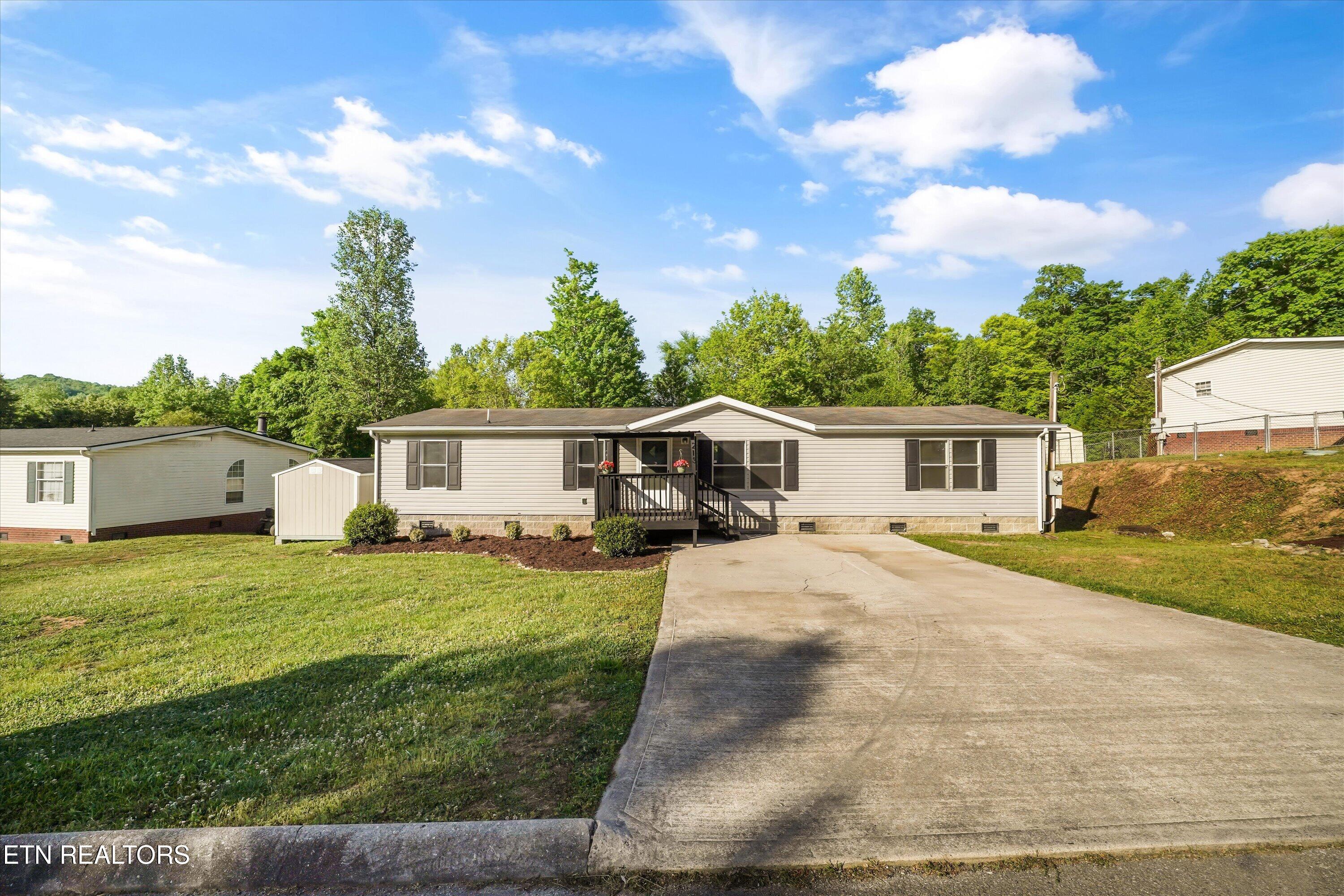 213 Loggers Lane Clinton TN 37716