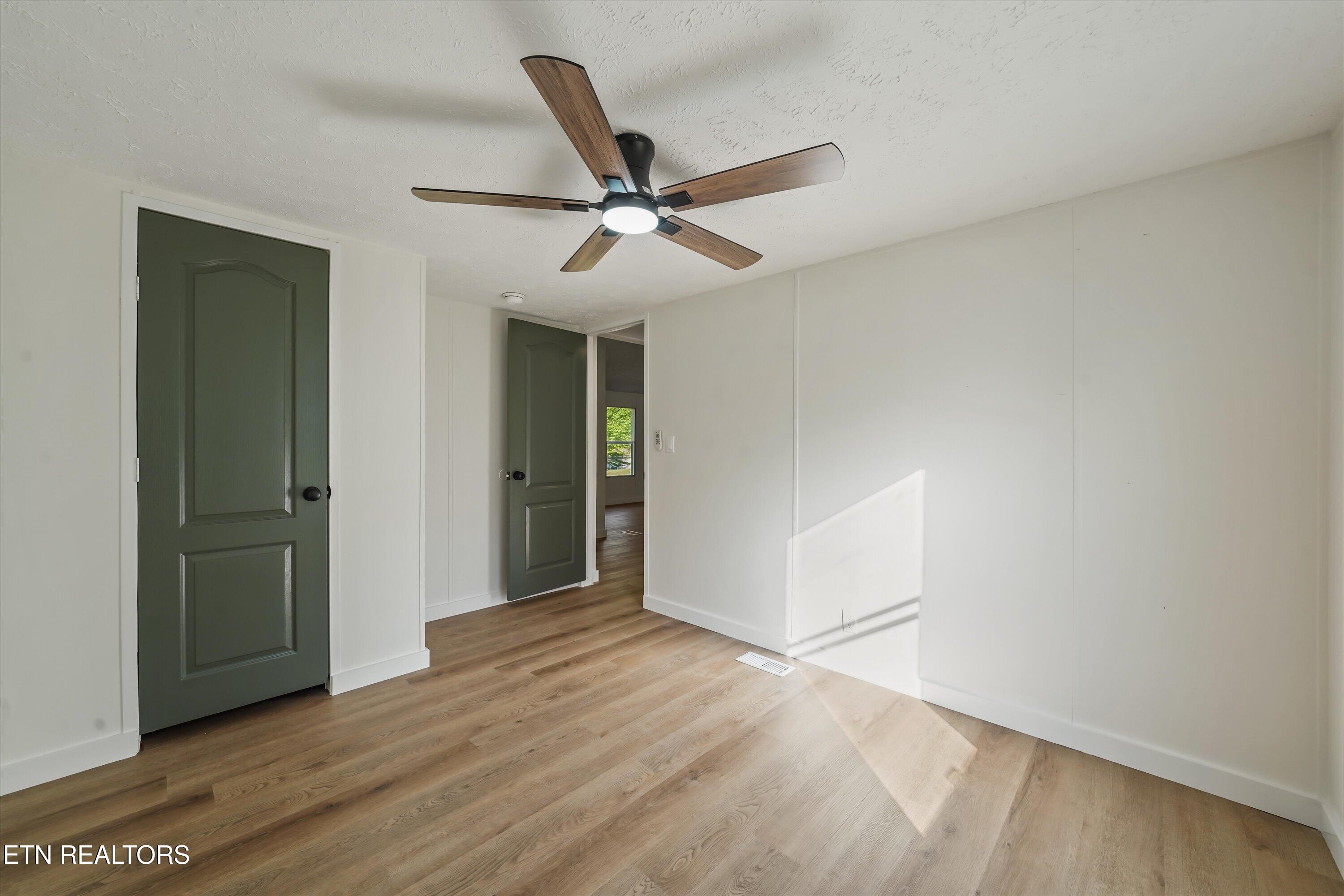 213 Loggers Lane Clinton TN 37716