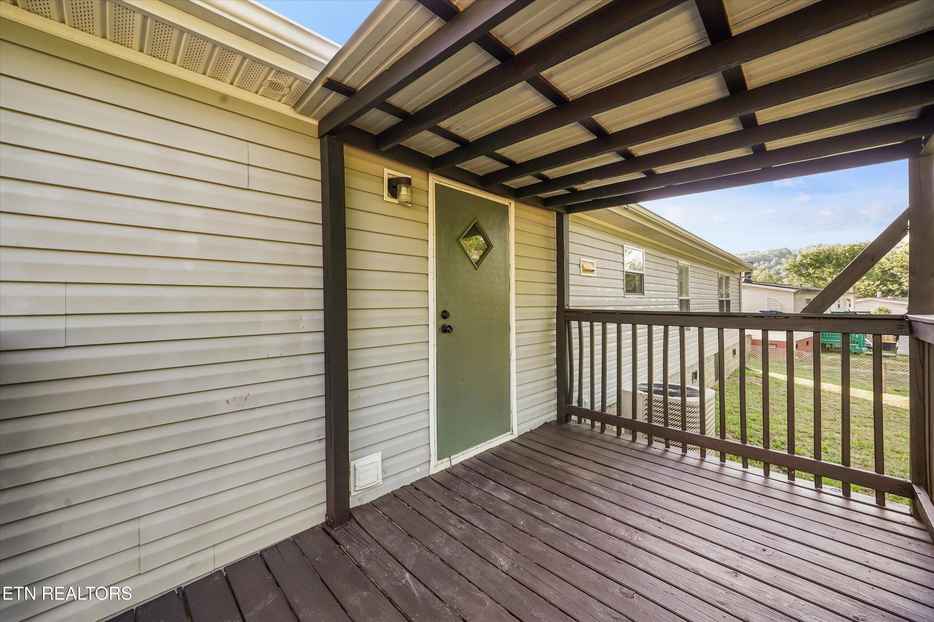213 Loggers Lane Clinton TN 37716
