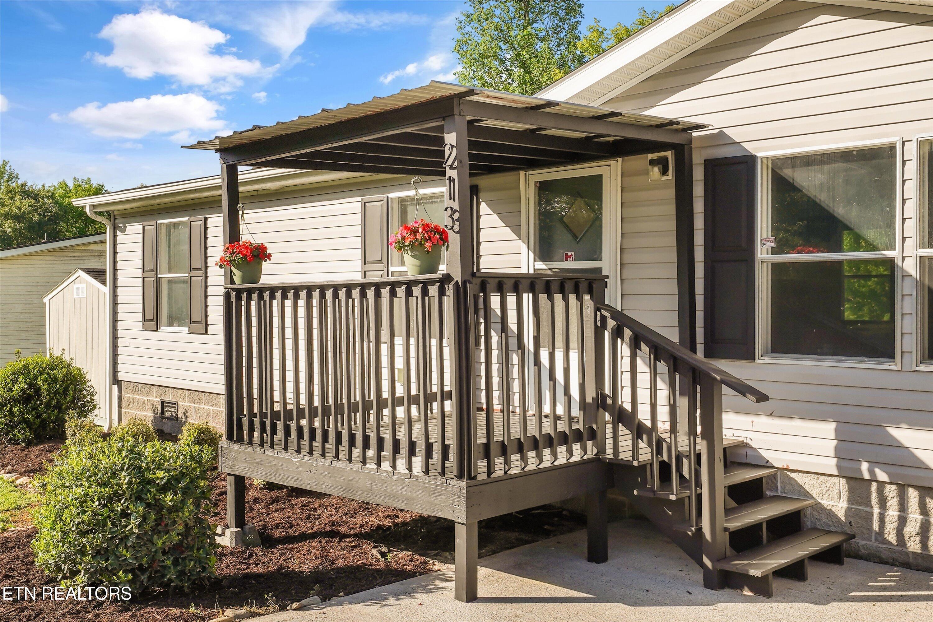 213 Loggers Lane Clinton TN 37716