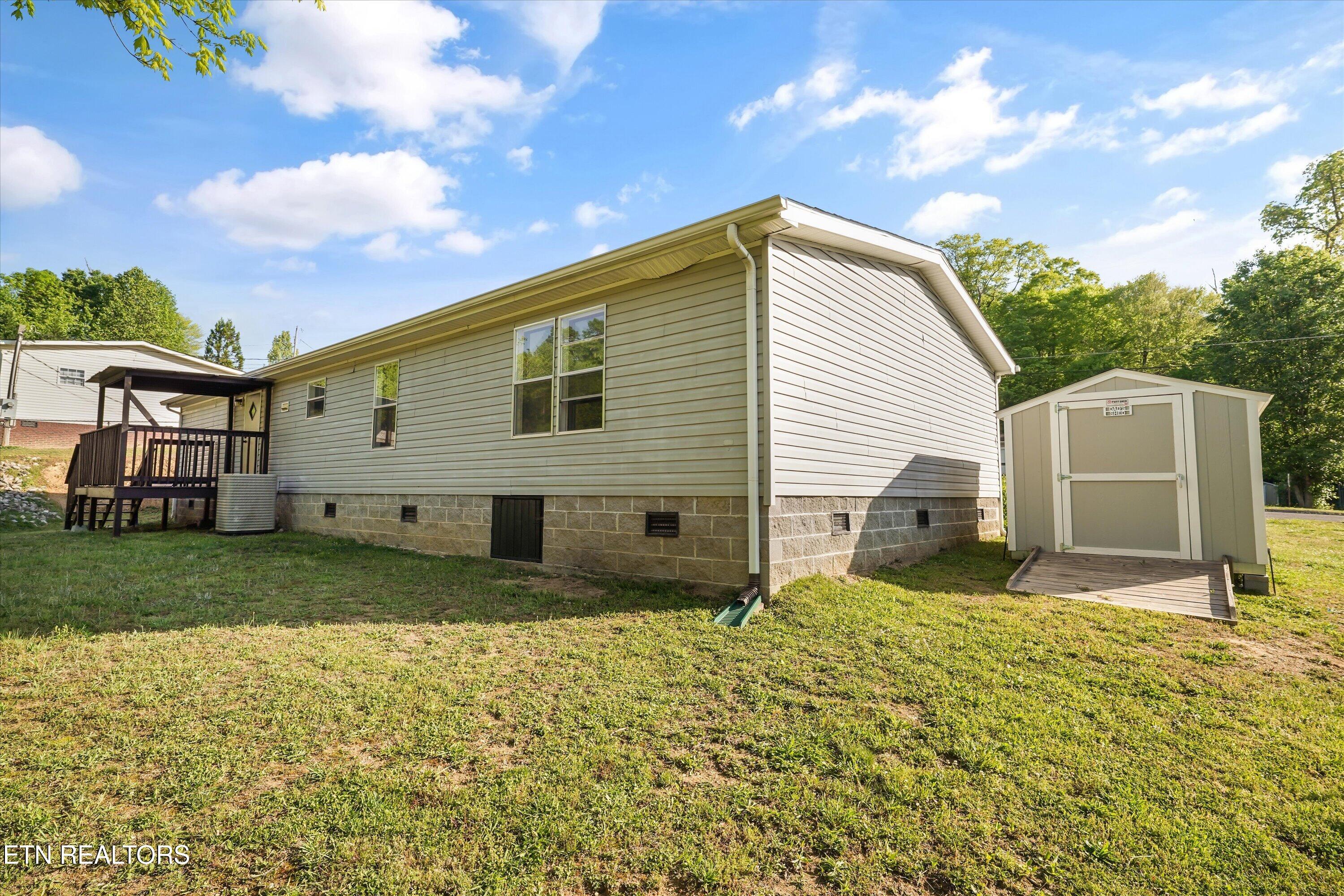 213 Loggers Lane Clinton TN 37716