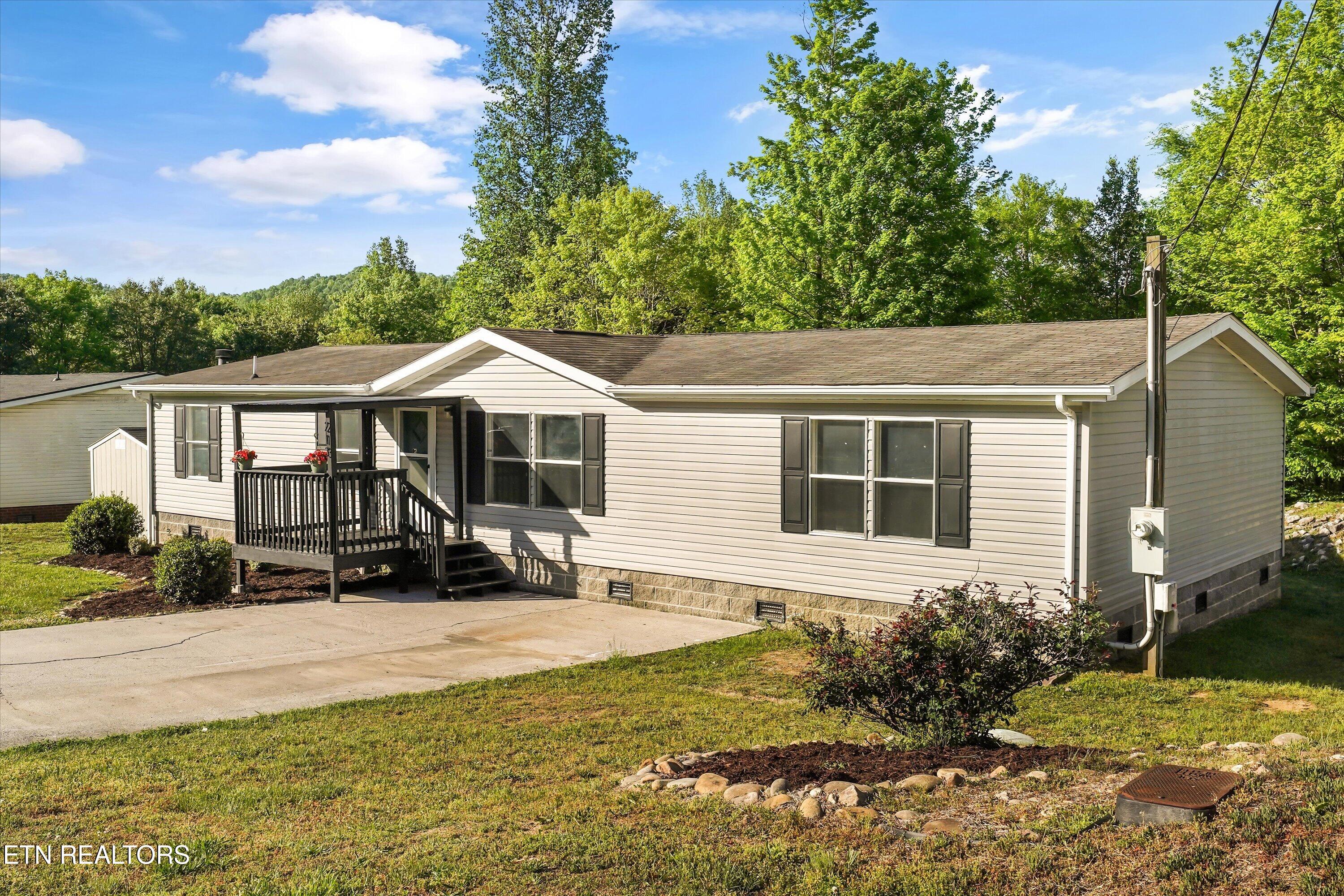 213 Loggers Lane Clinton TN 37716