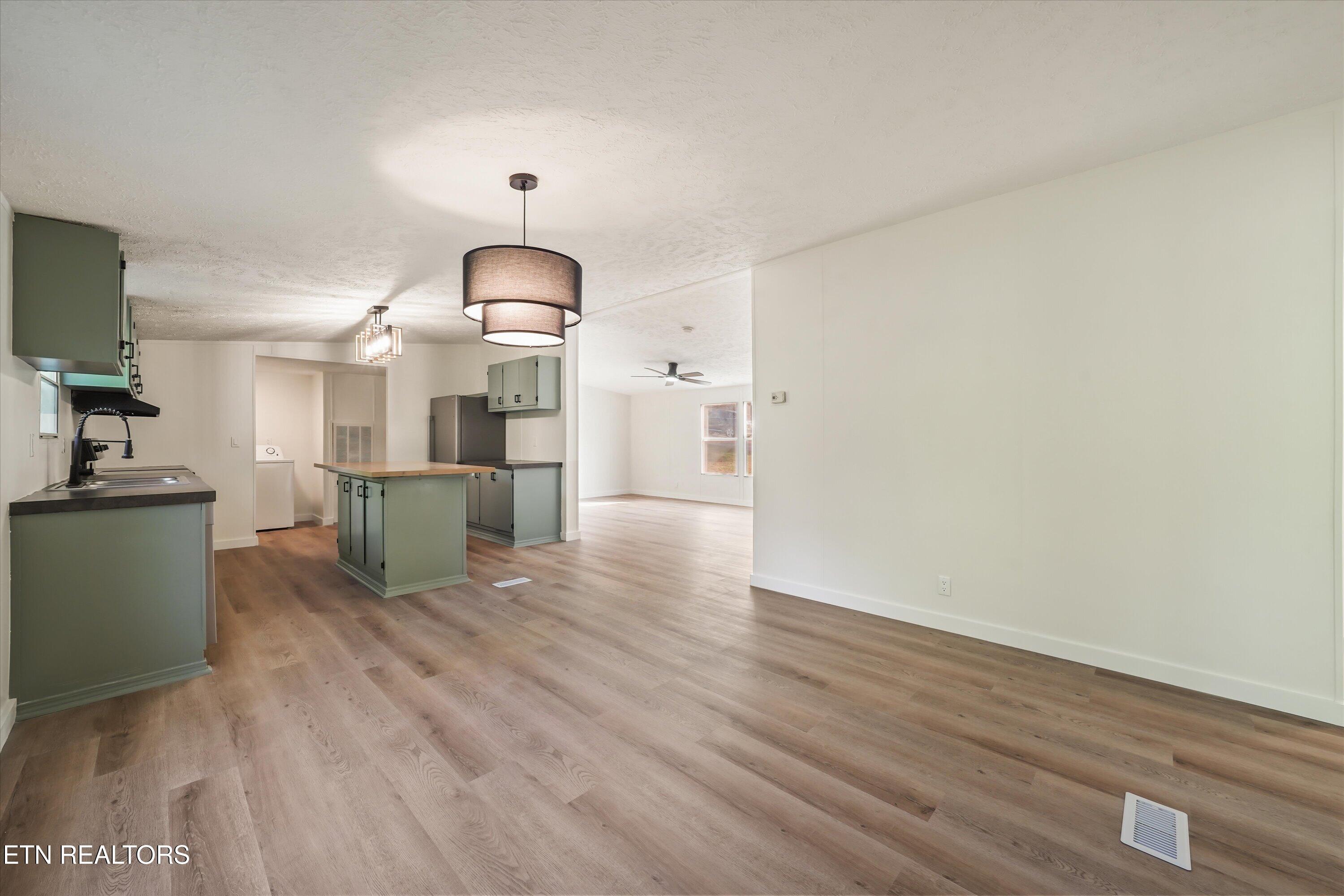 213 Loggers Lane Clinton TN 37716