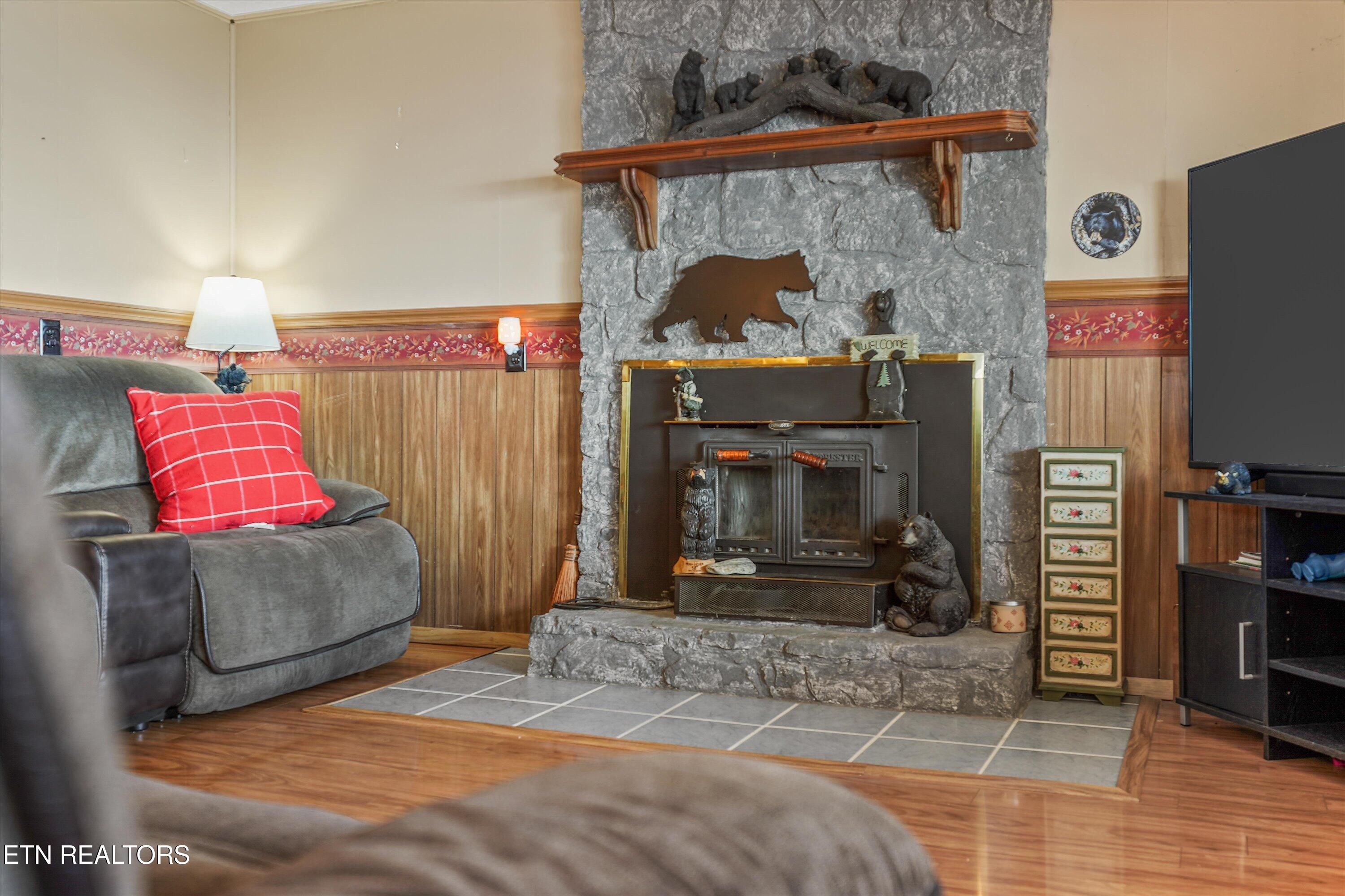 1009 Old Laurel Lane Sevierville TN 37876