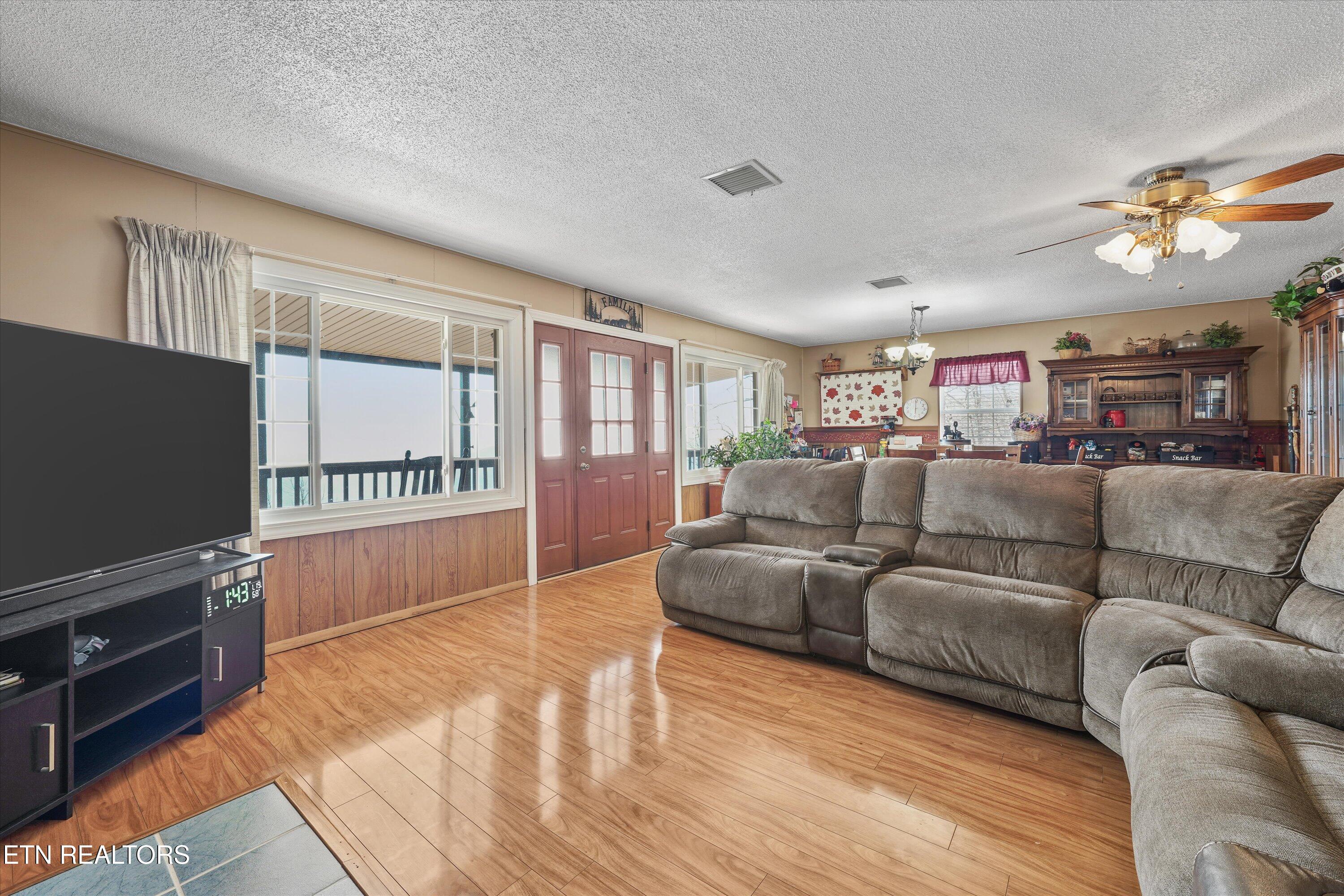 1009 Old Laurel Lane Sevierville TN 37876