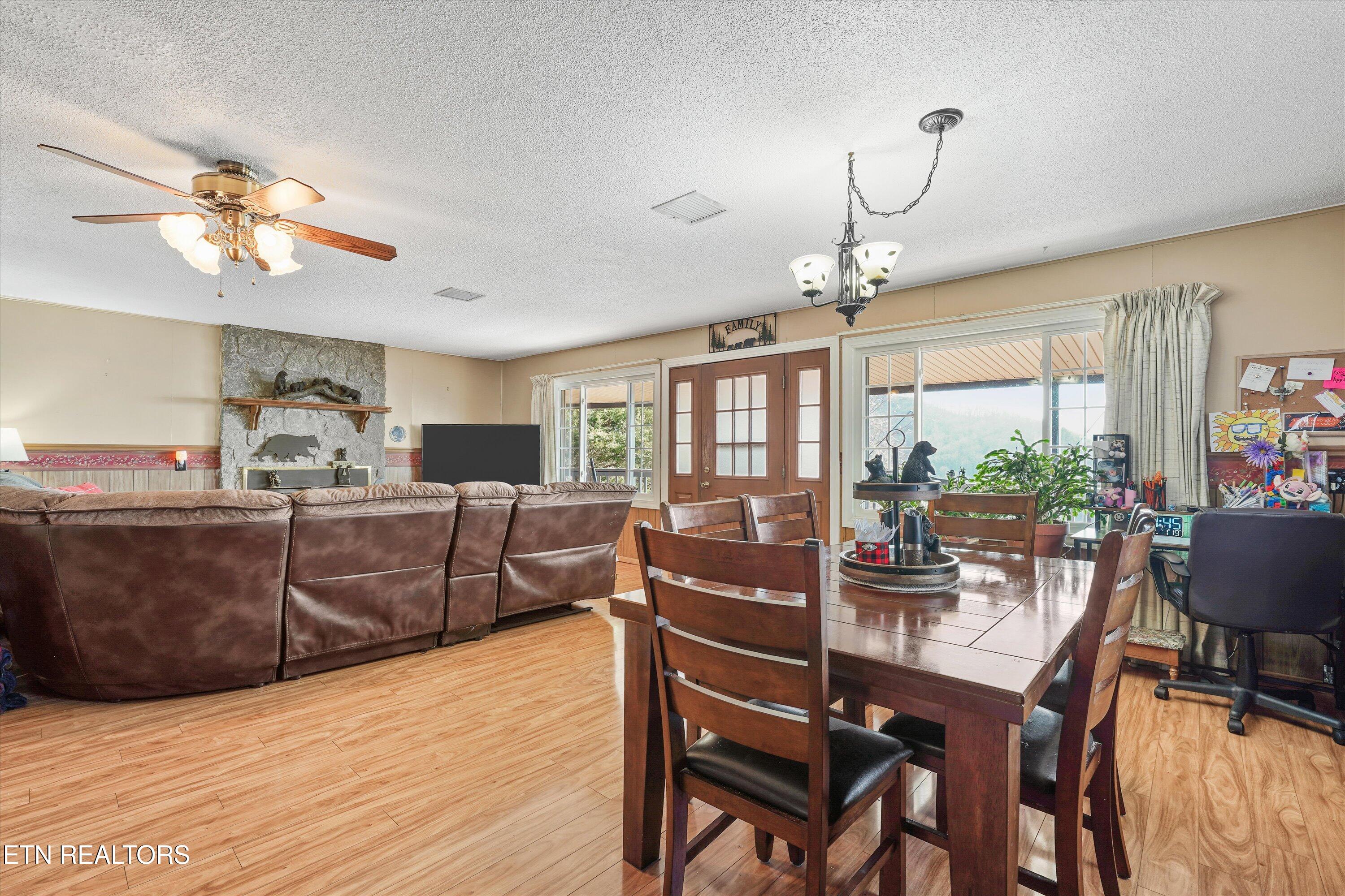 1009 Old Laurel Lane Sevierville TN 37876
