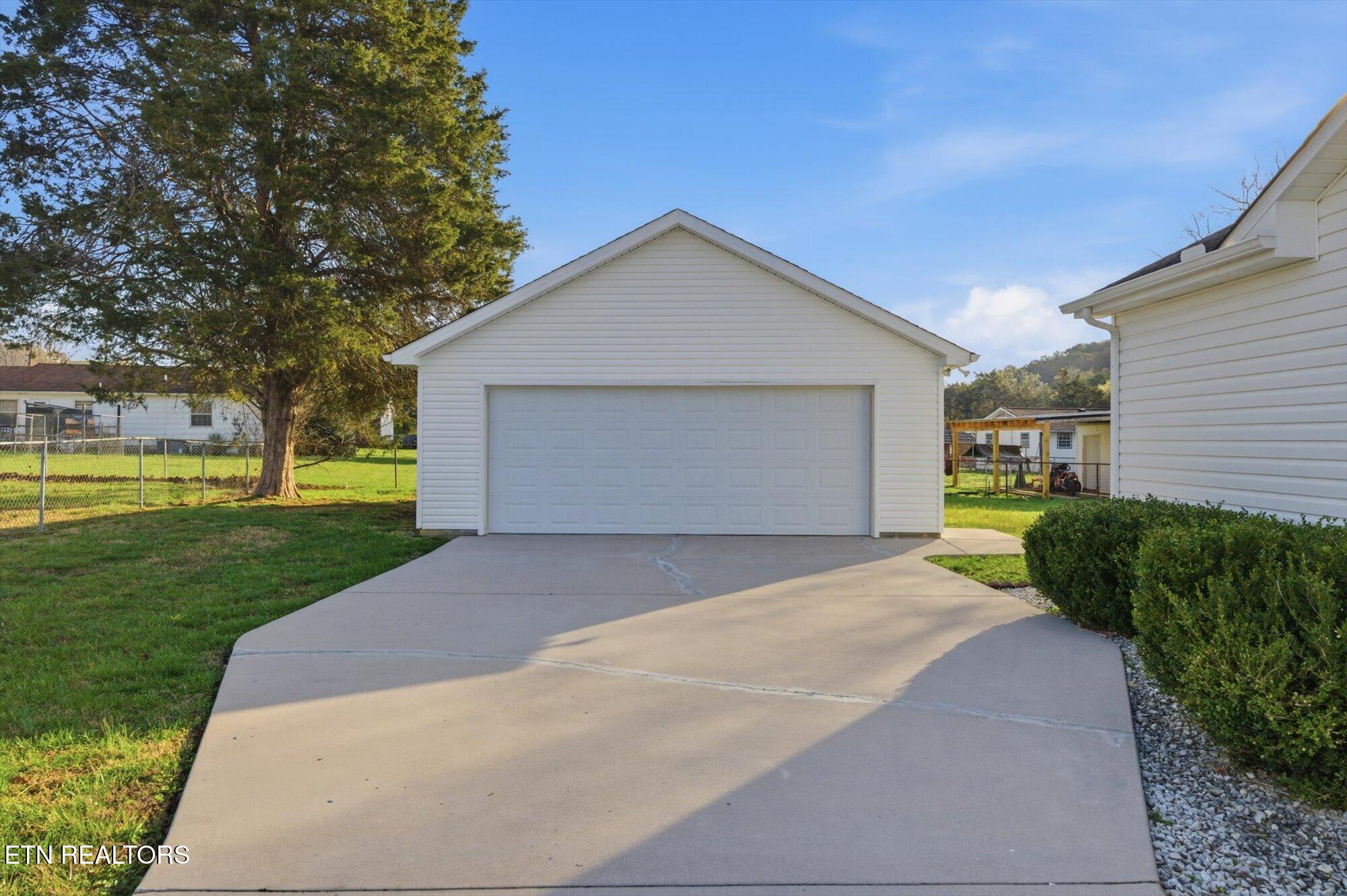108 Oakwood Drive Maynardville TN 37807