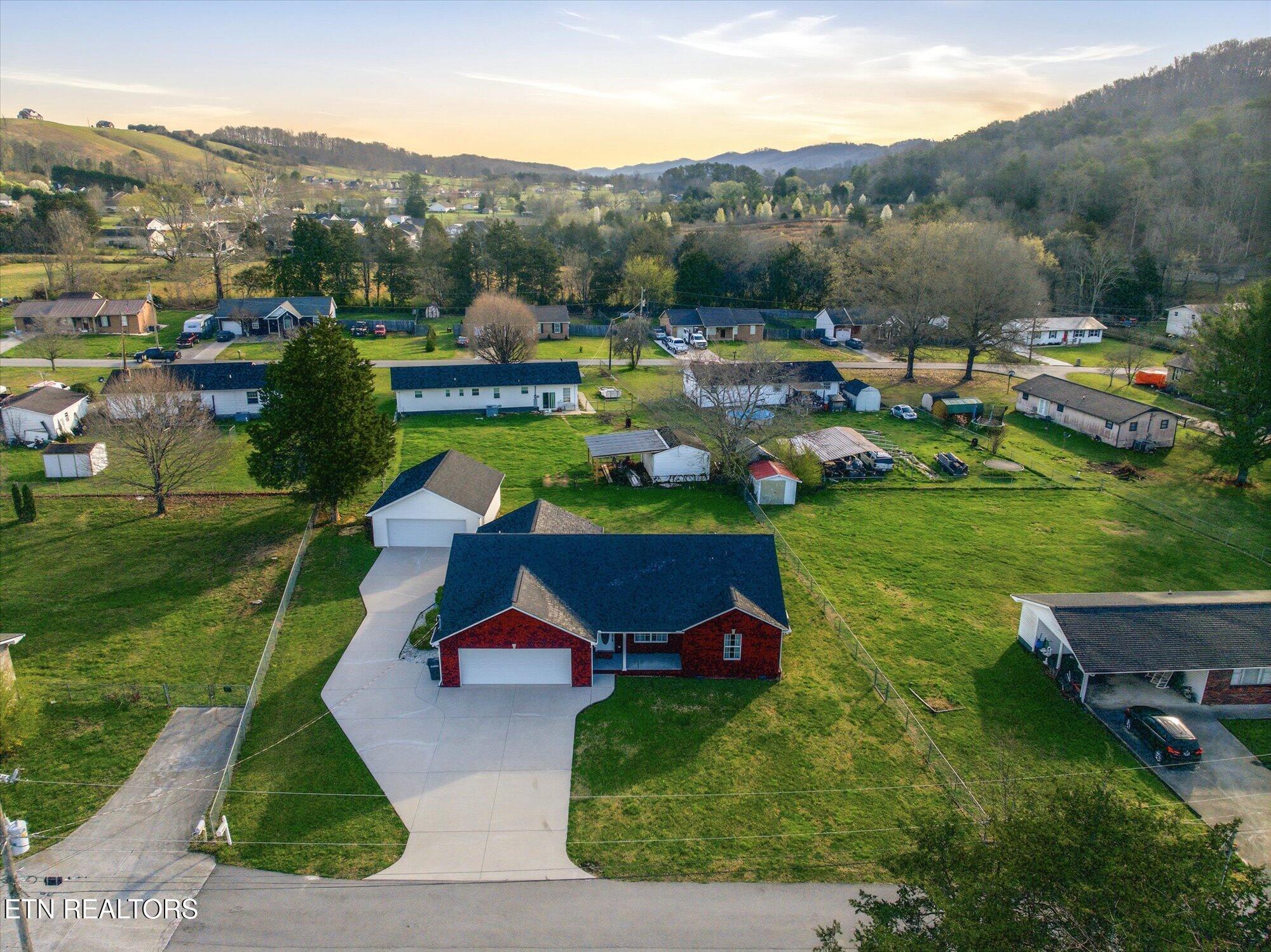 108 Oakwood Drive Maynardville TN 37807
