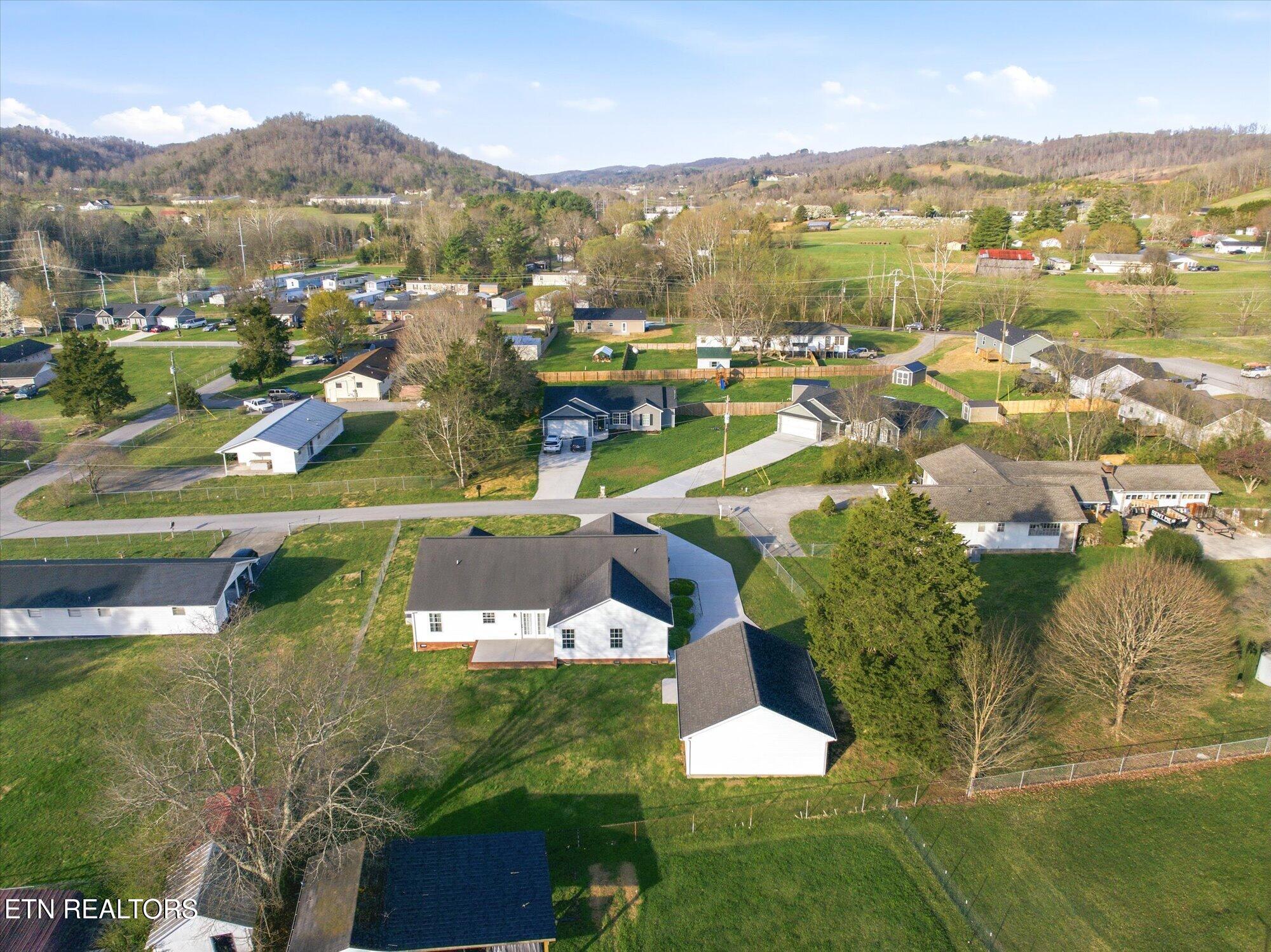 108 Oakwood Drive Maynardville TN 37807