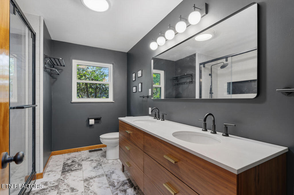 150 Turner Drive Harriman TN 37748