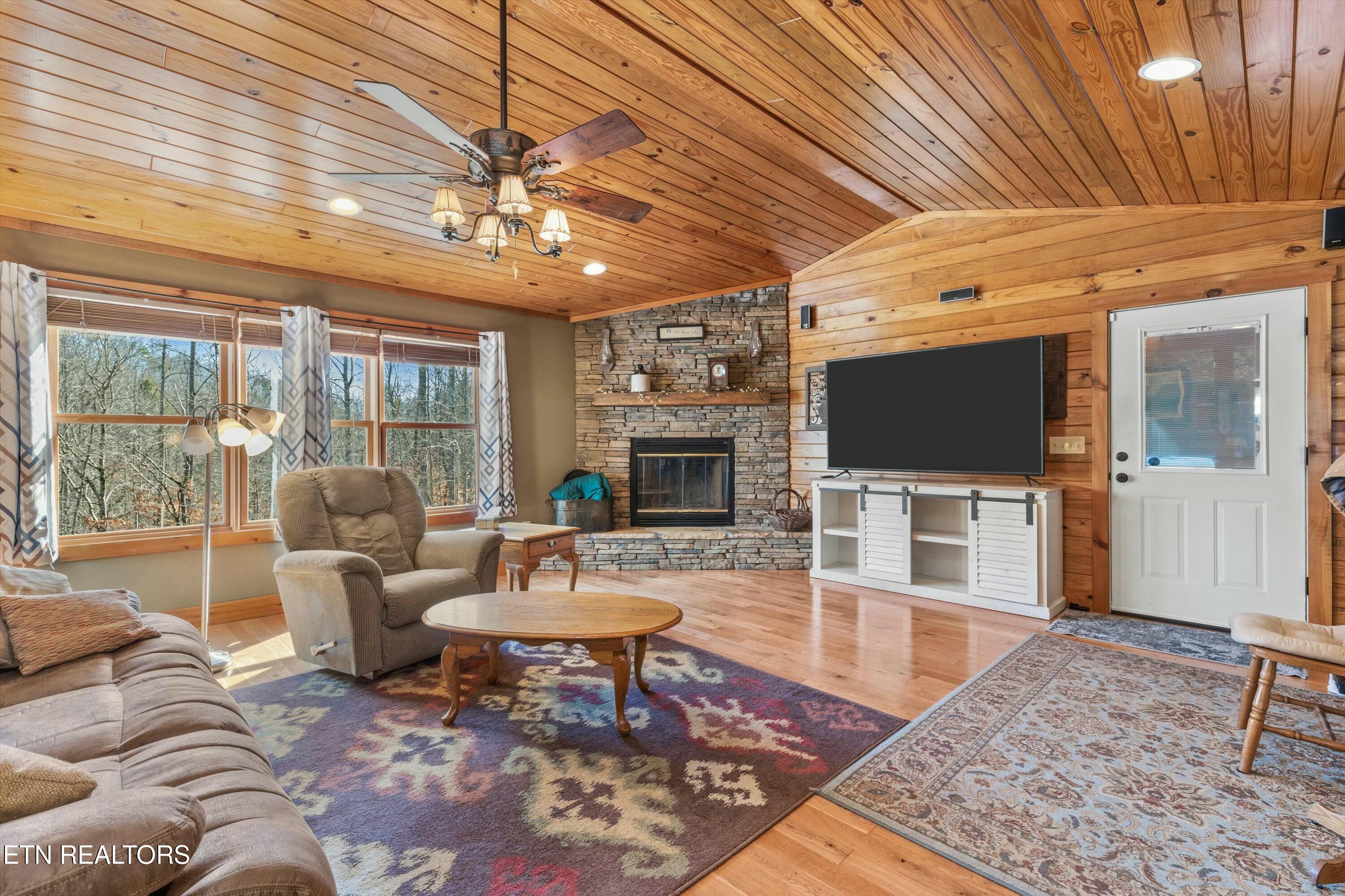 320 Poland Hollow Road Harriman TN 37748