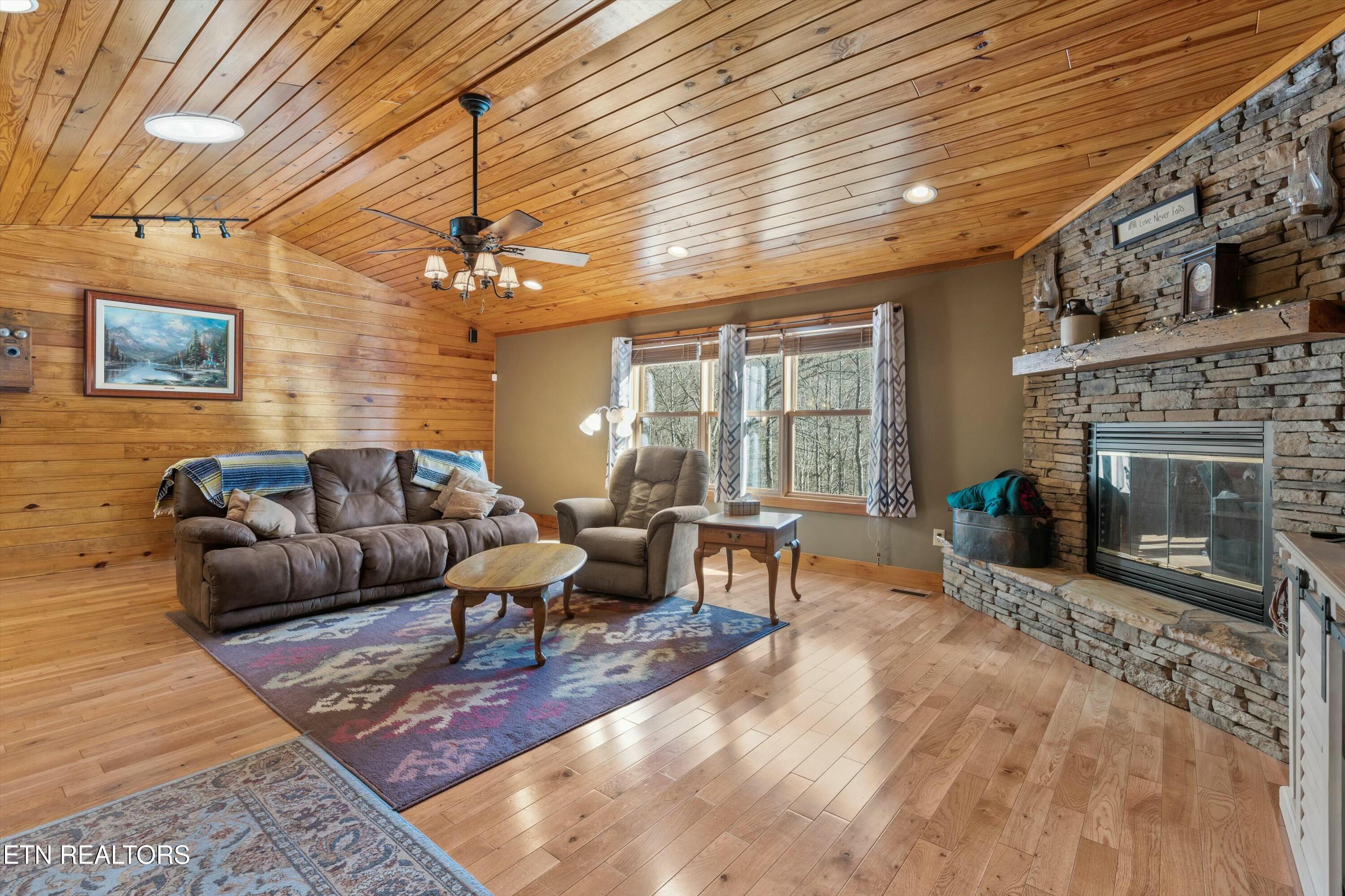 320 Poland Hollow Road Harriman TN 37748