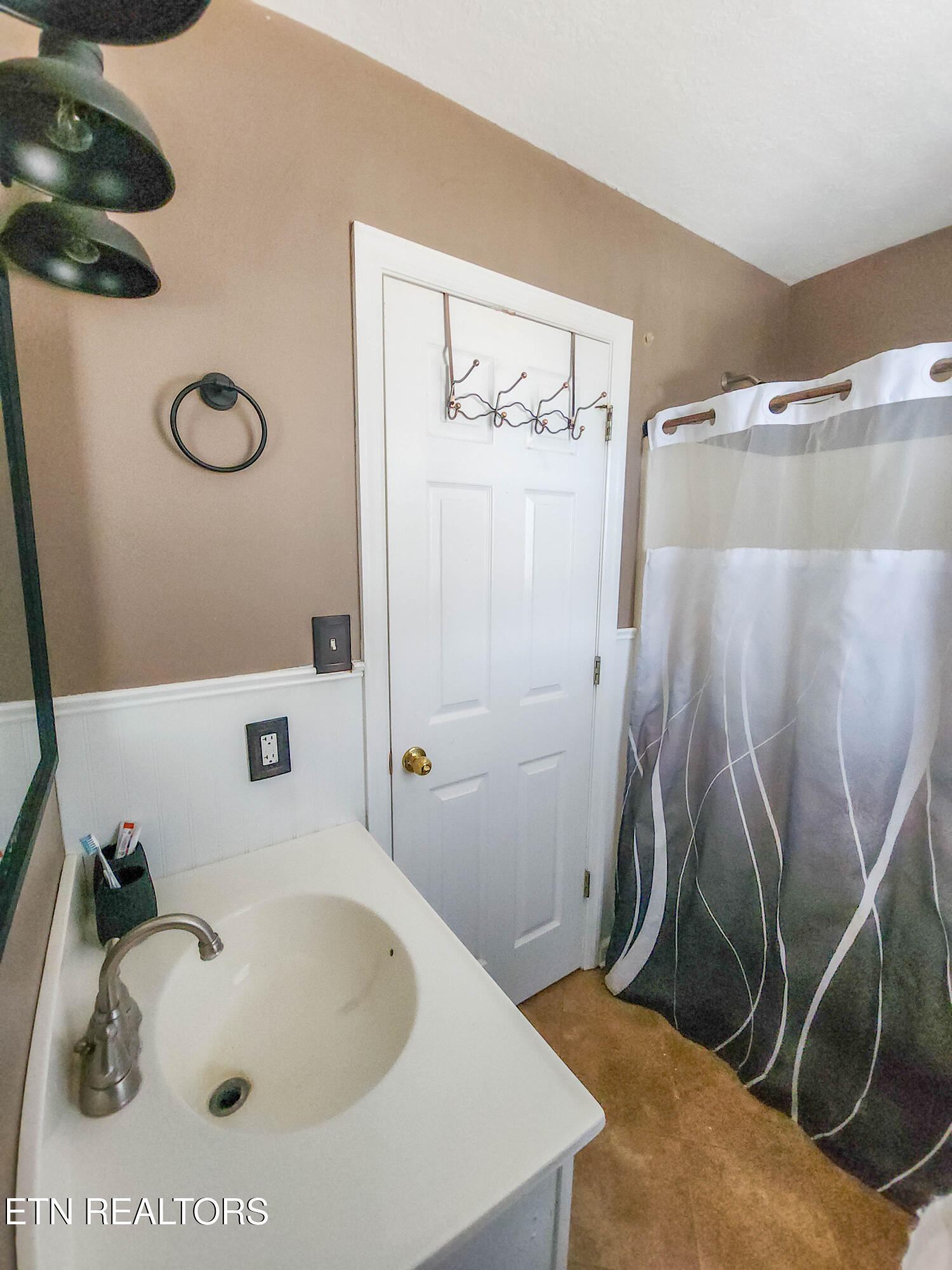 408 E Mountain View Road Corryton TN 37721