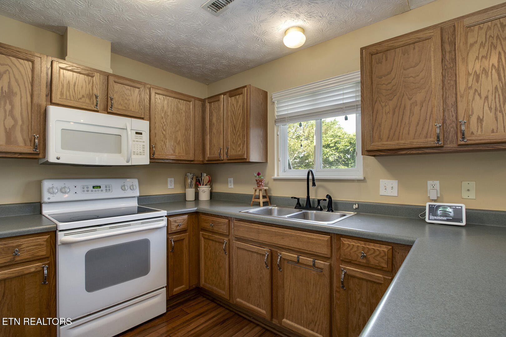 8409 Gardenside Lane Powell TN 37849