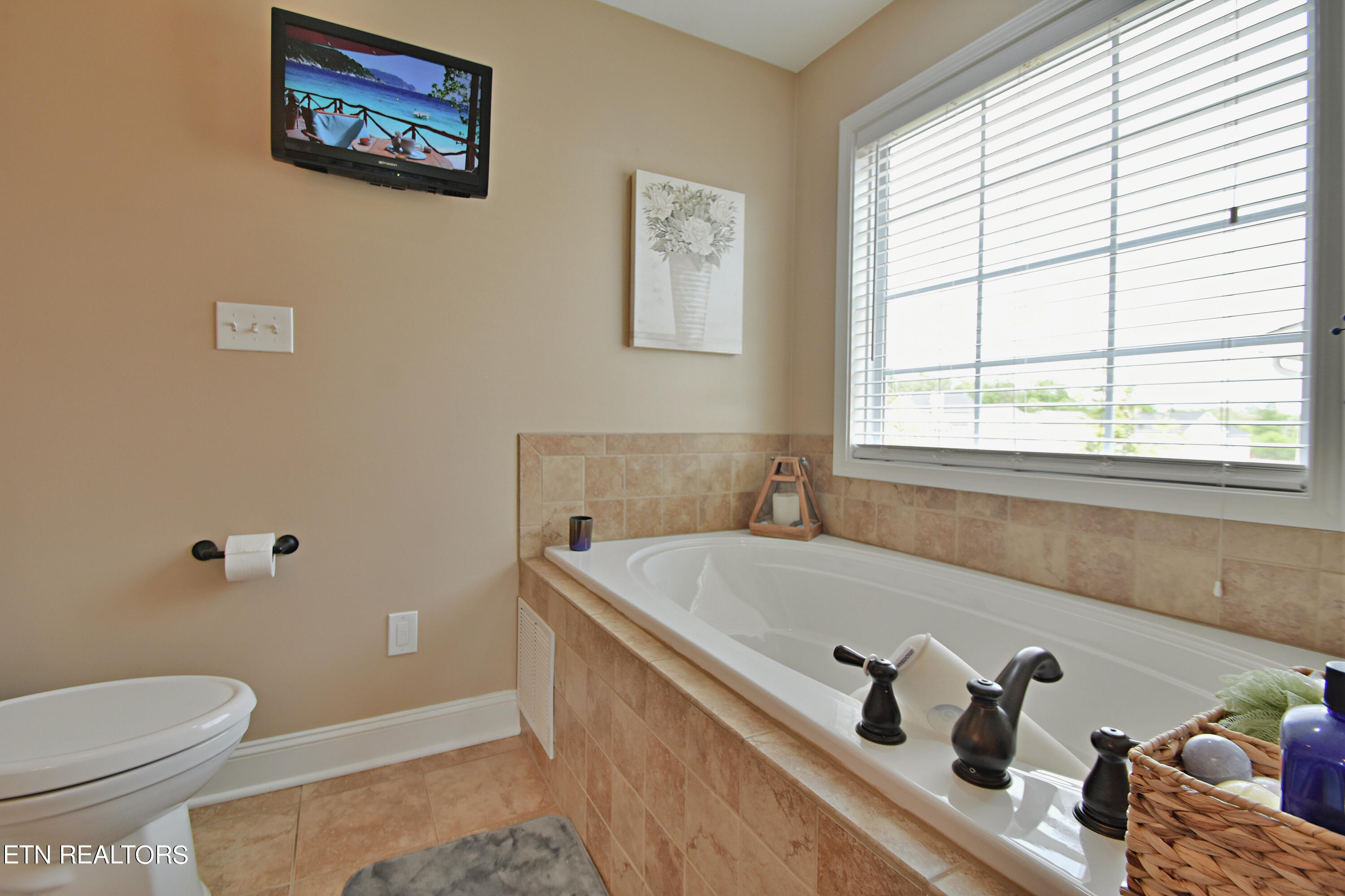 2001 Mahogany Wood Trail Knoxville TN 37920