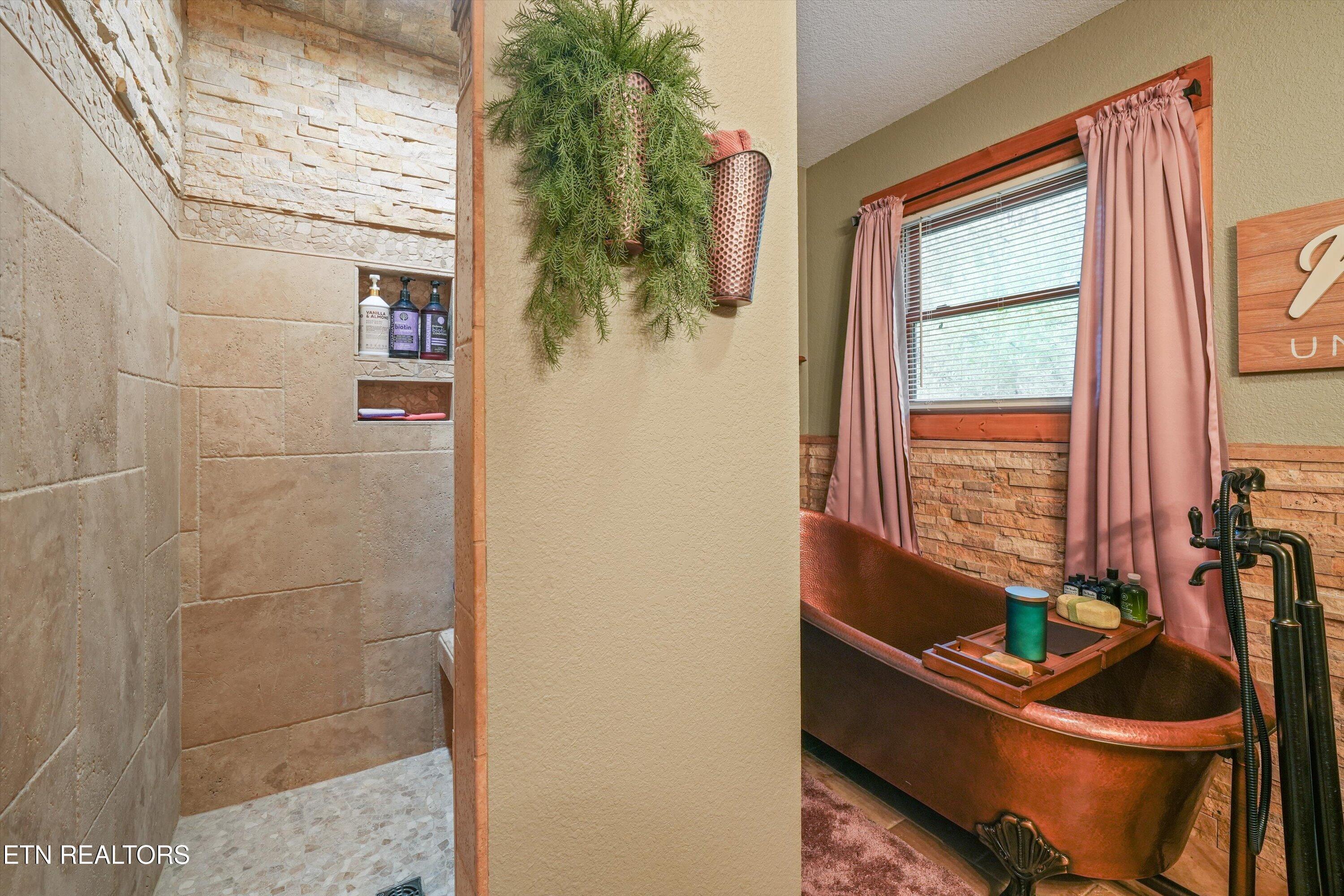 176 Hummingbird Lane Sharps Chapel TN 37866