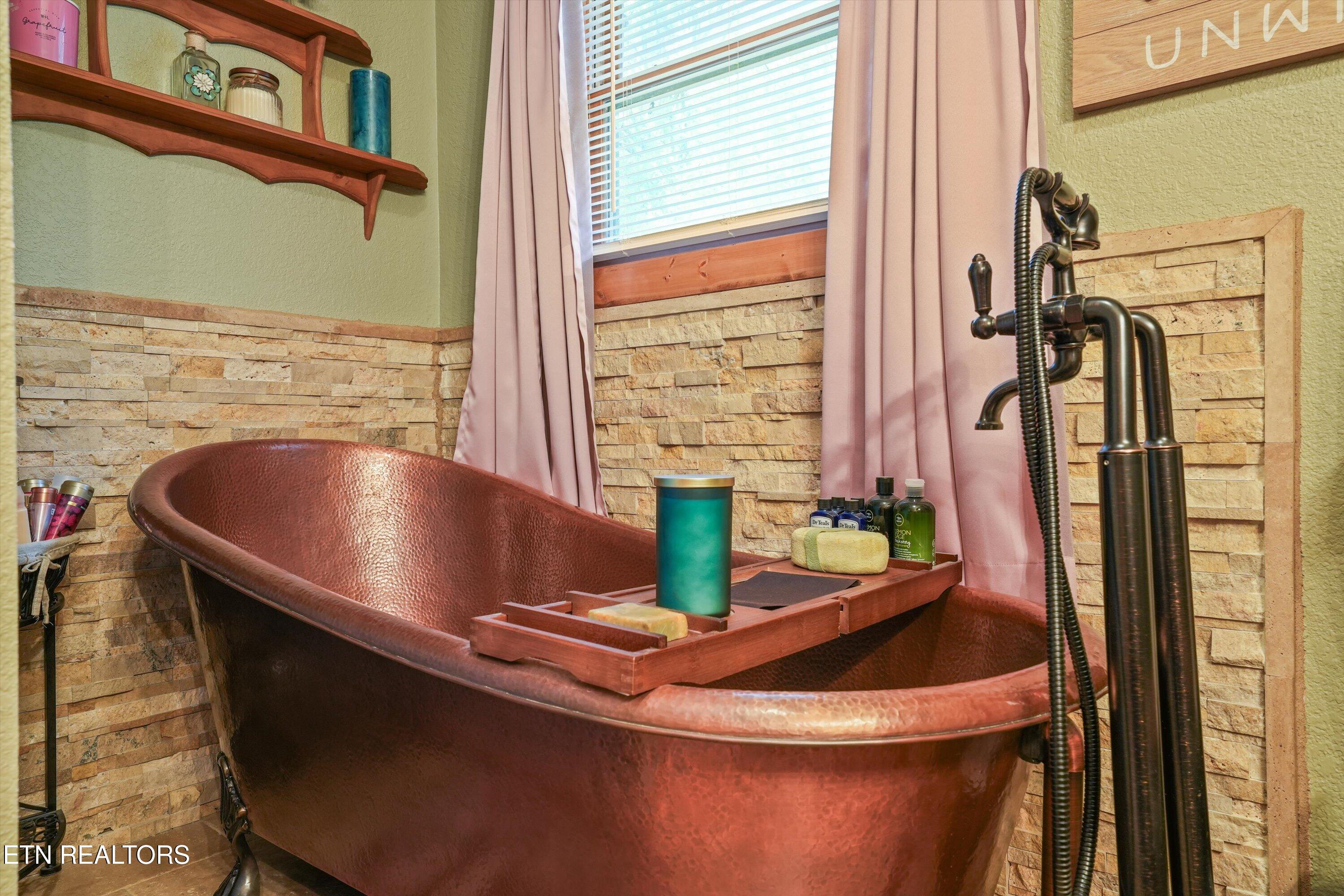 176 Hummingbird Lane Sharps Chapel TN 37866