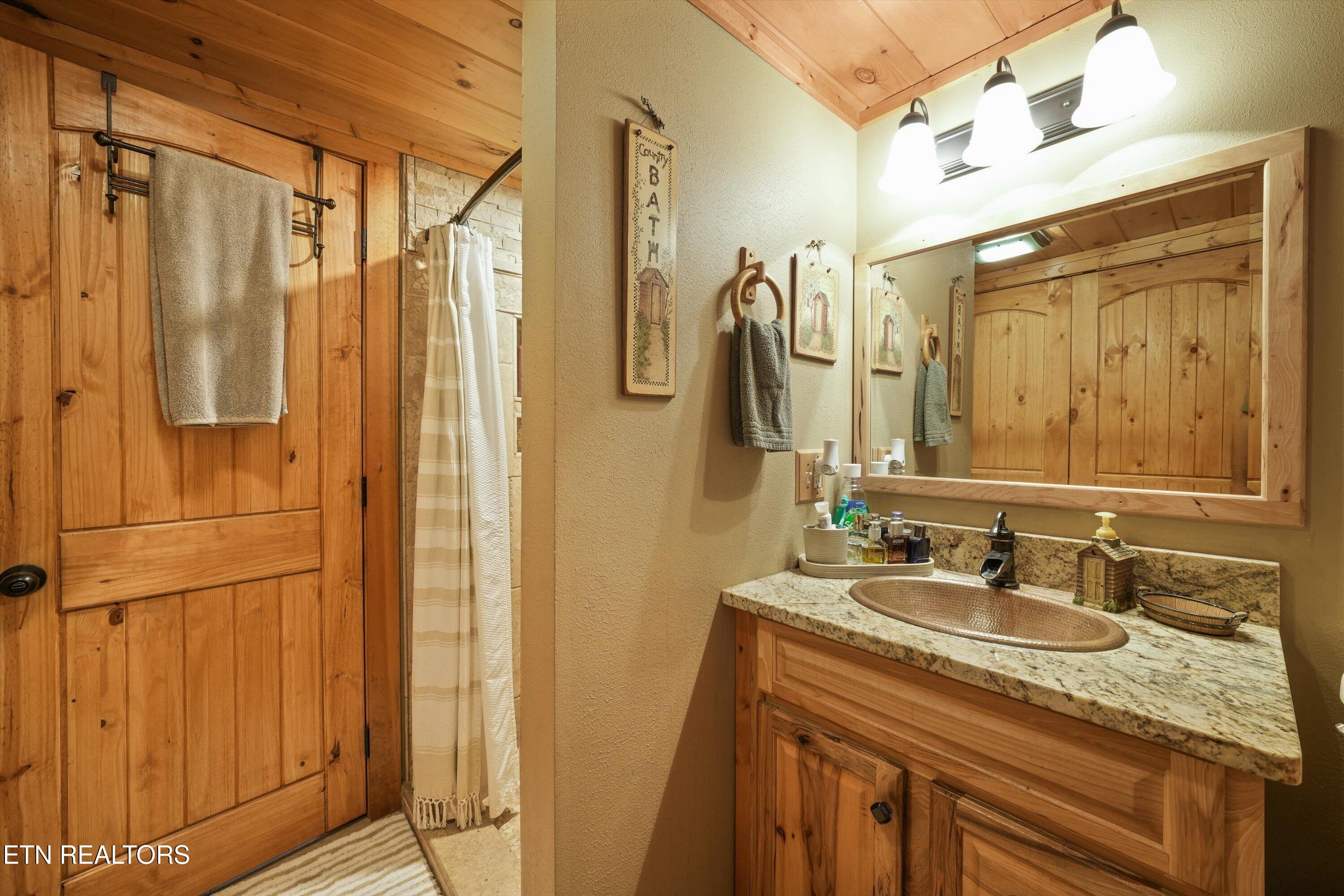 176 Hummingbird Lane Sharps Chapel TN 37866