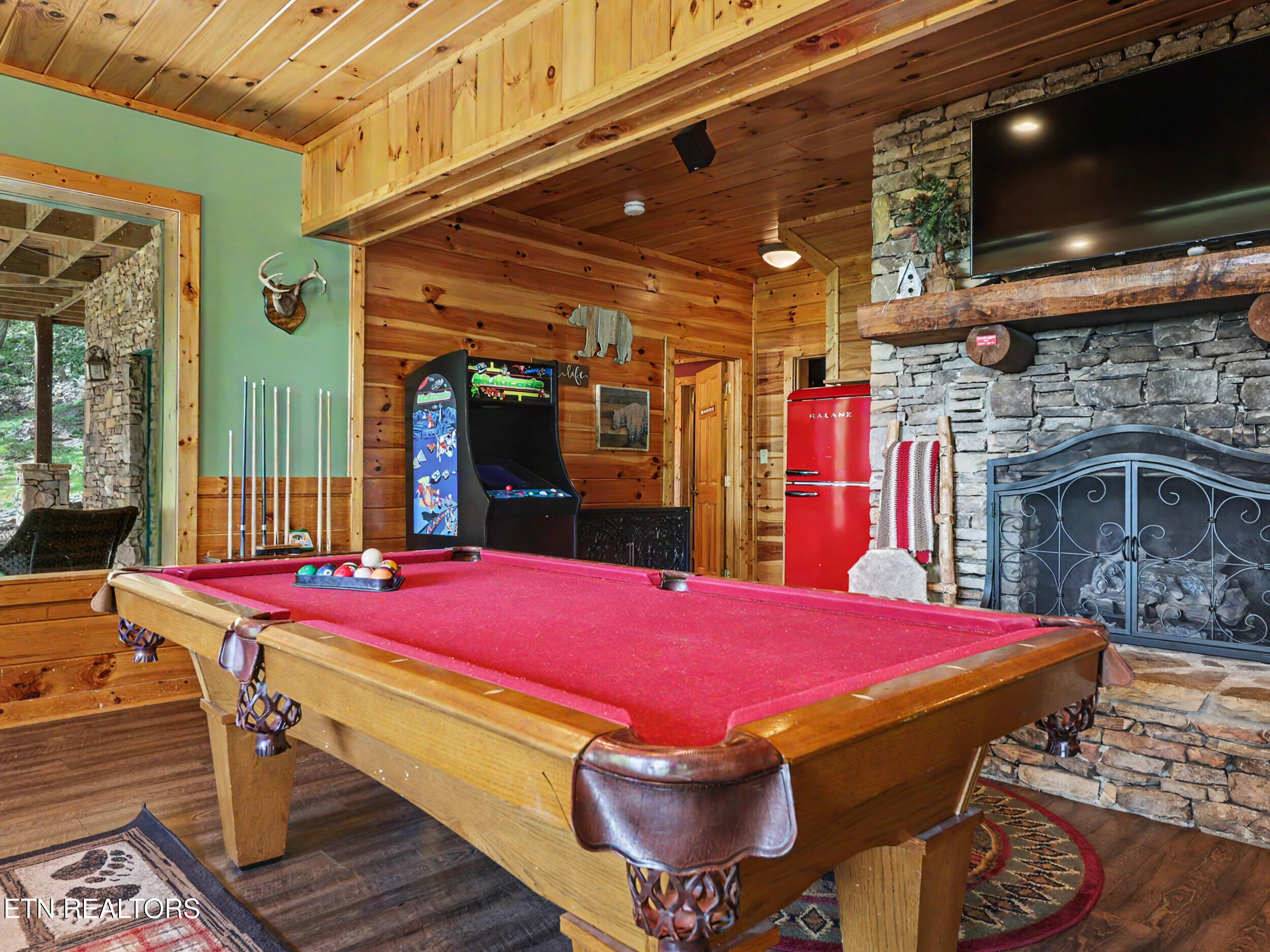2414 Walnut Cove Way Sevierville TN 37862