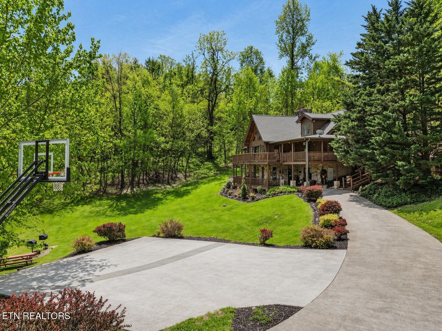 2414 Walnut Cove Way Sevierville TN 37862