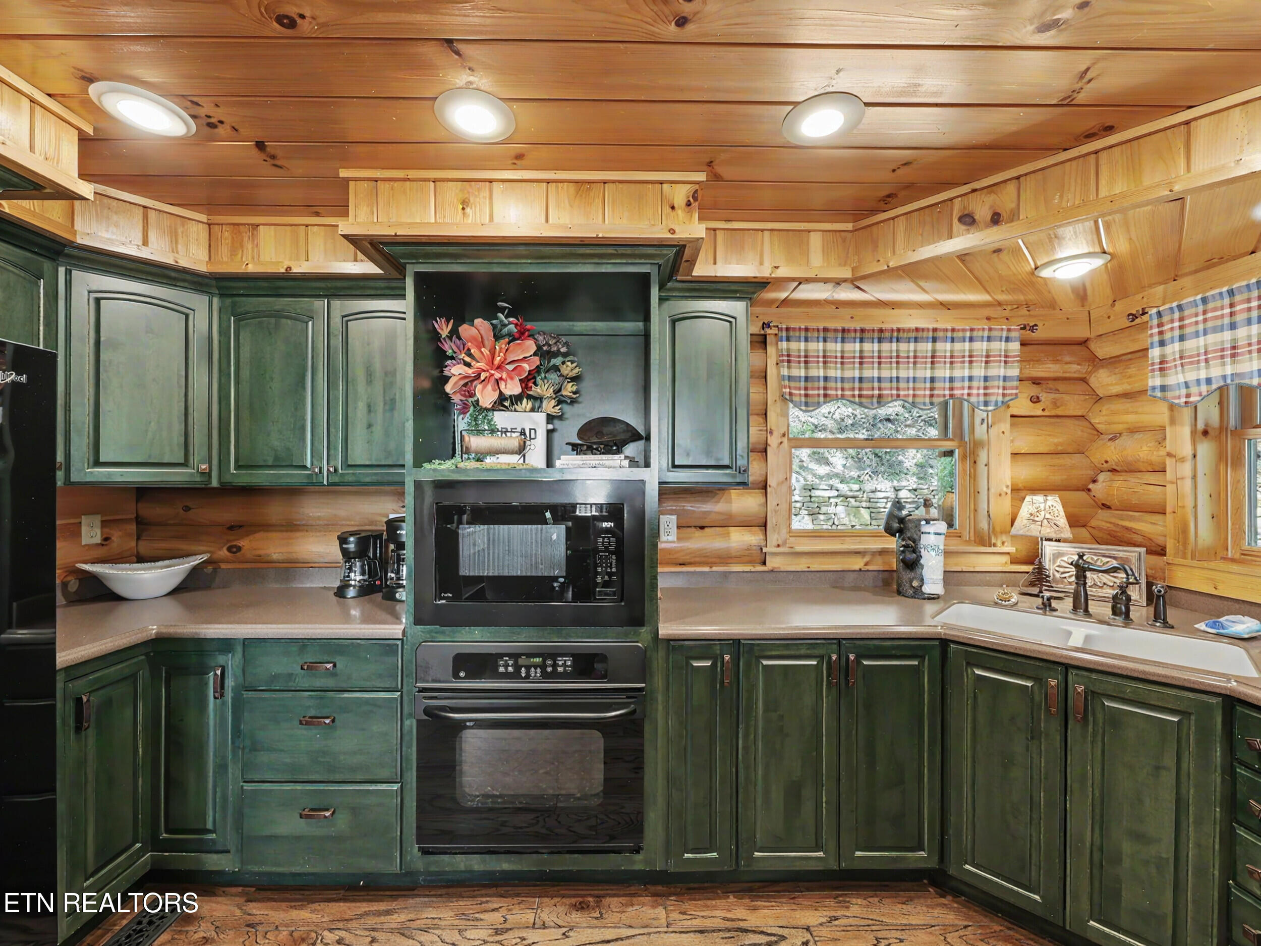 2414 Walnut Cove Way Sevierville TN 37862