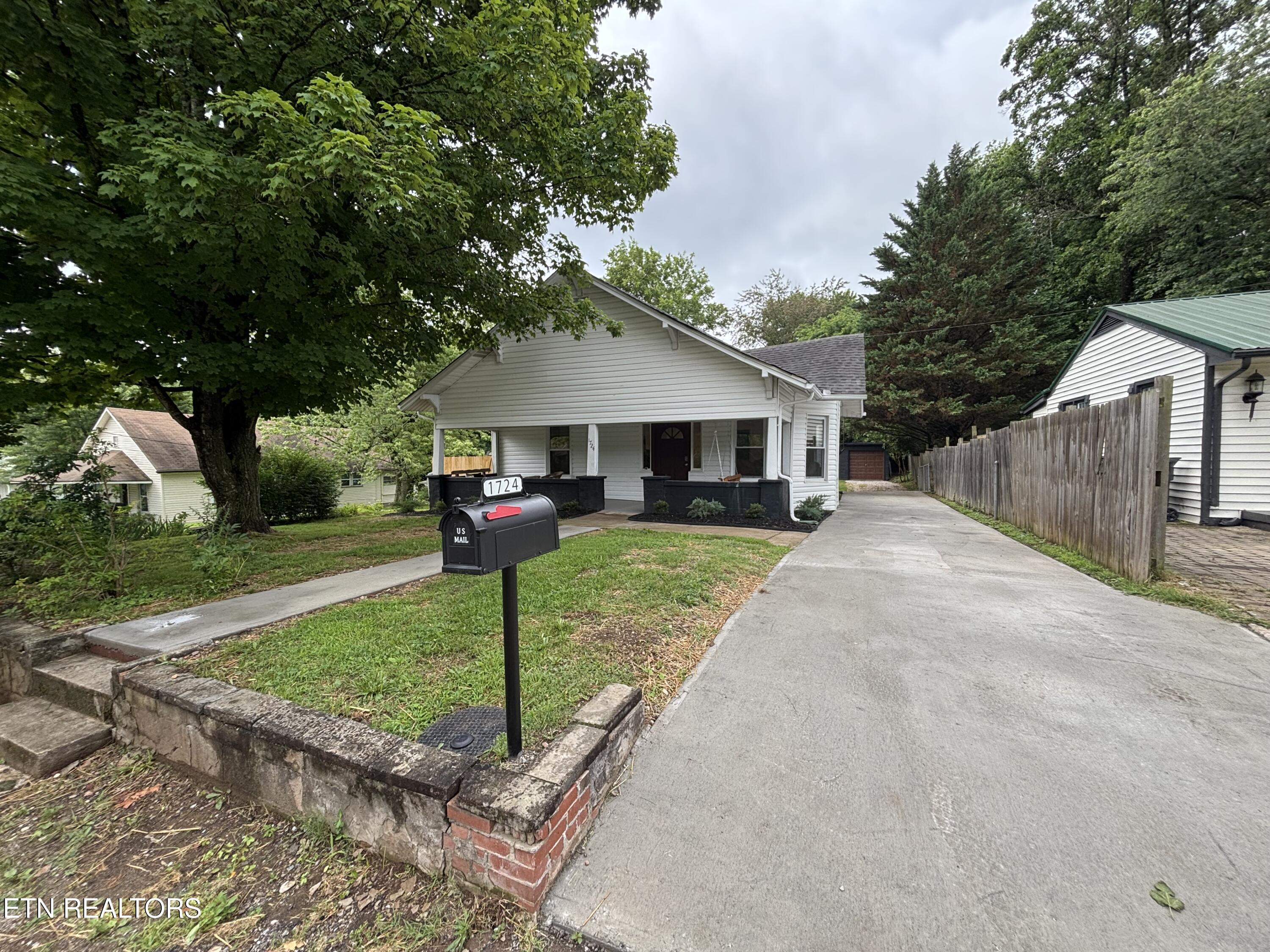 1724 Minnis Avenue Knoxville TN 37920