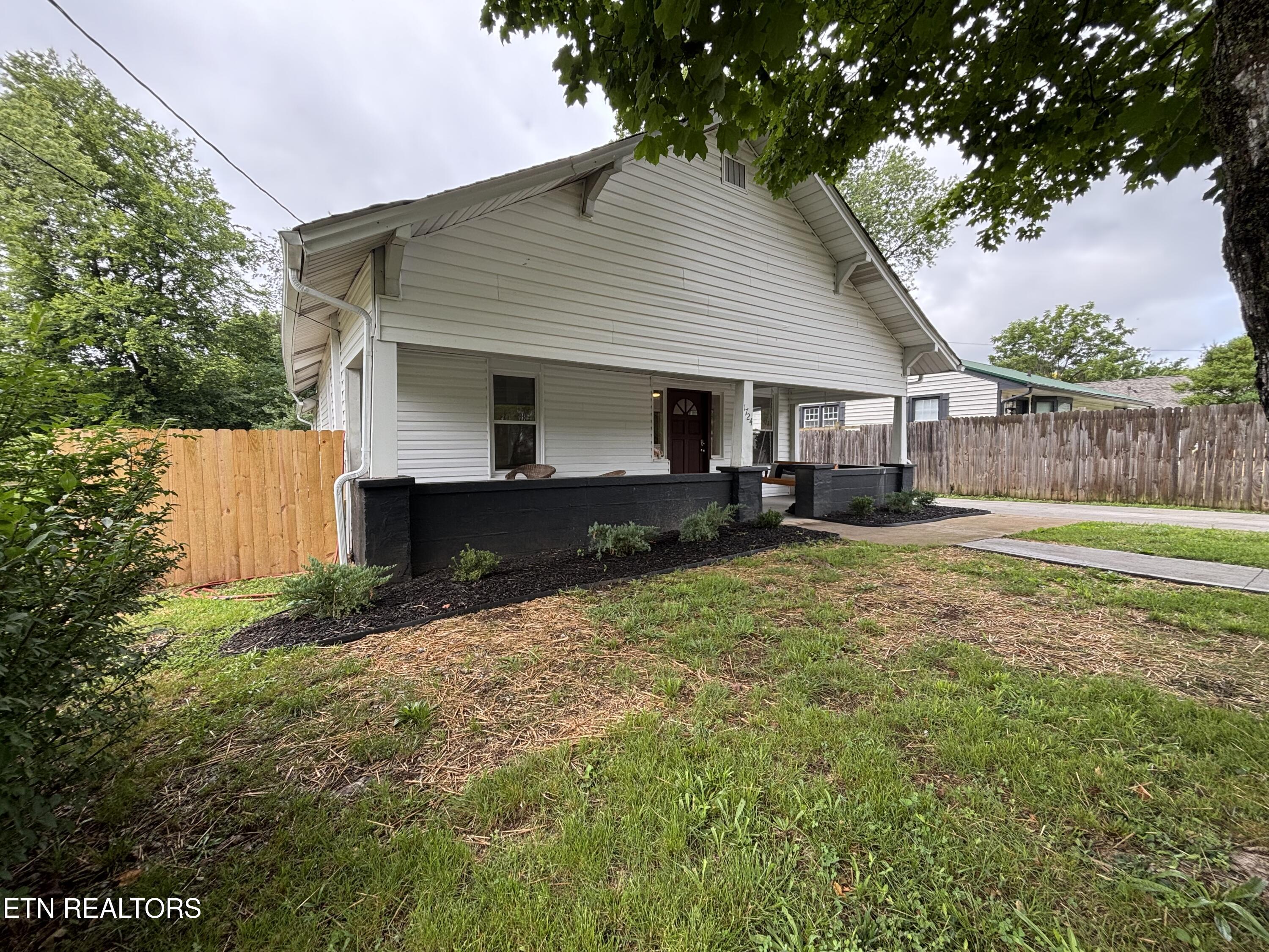 1724 Minnis Avenue Knoxville TN 37920