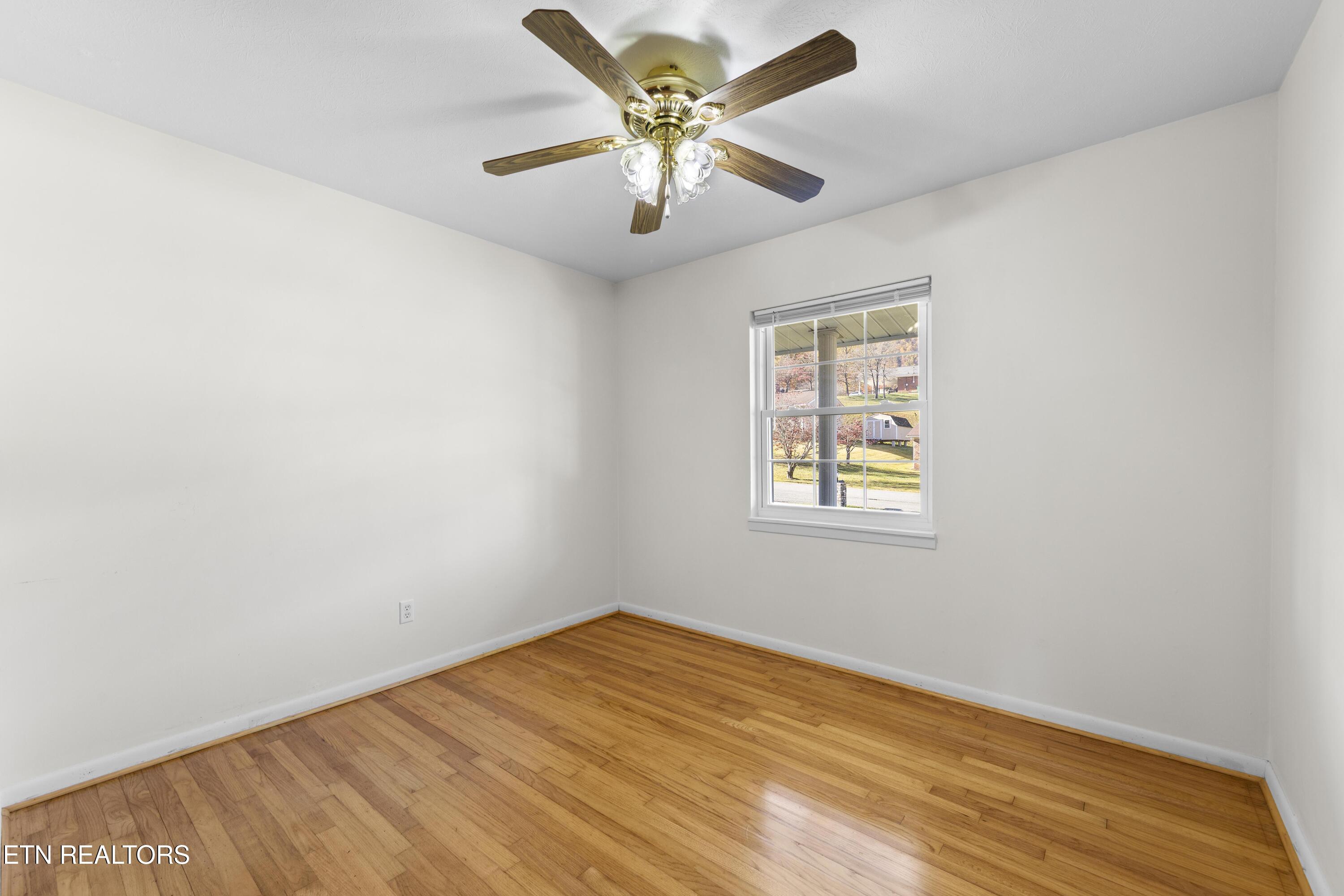115 E Morningside Park Lafollette TN 37766