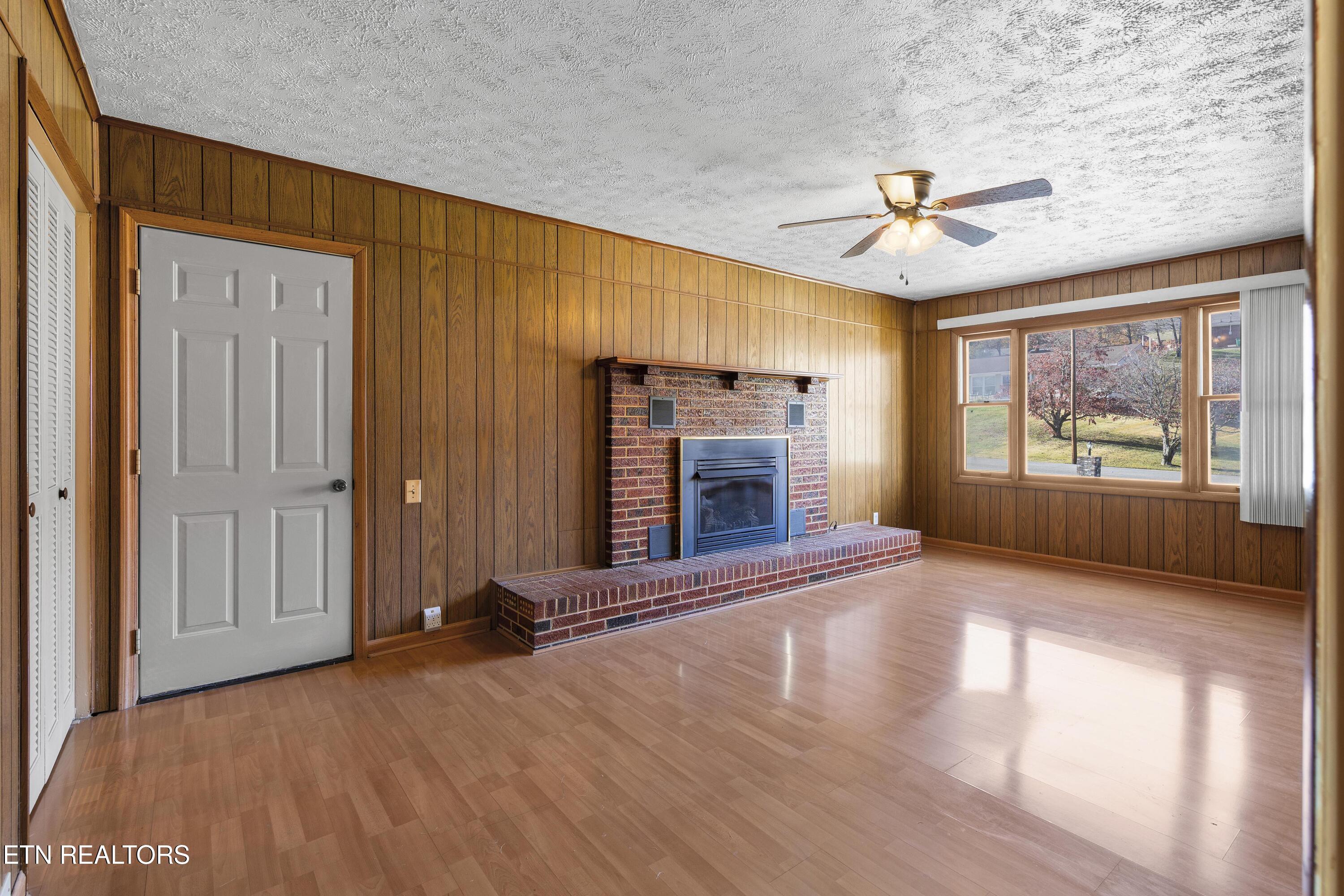 115 E Morningside Park Lafollette TN 37766