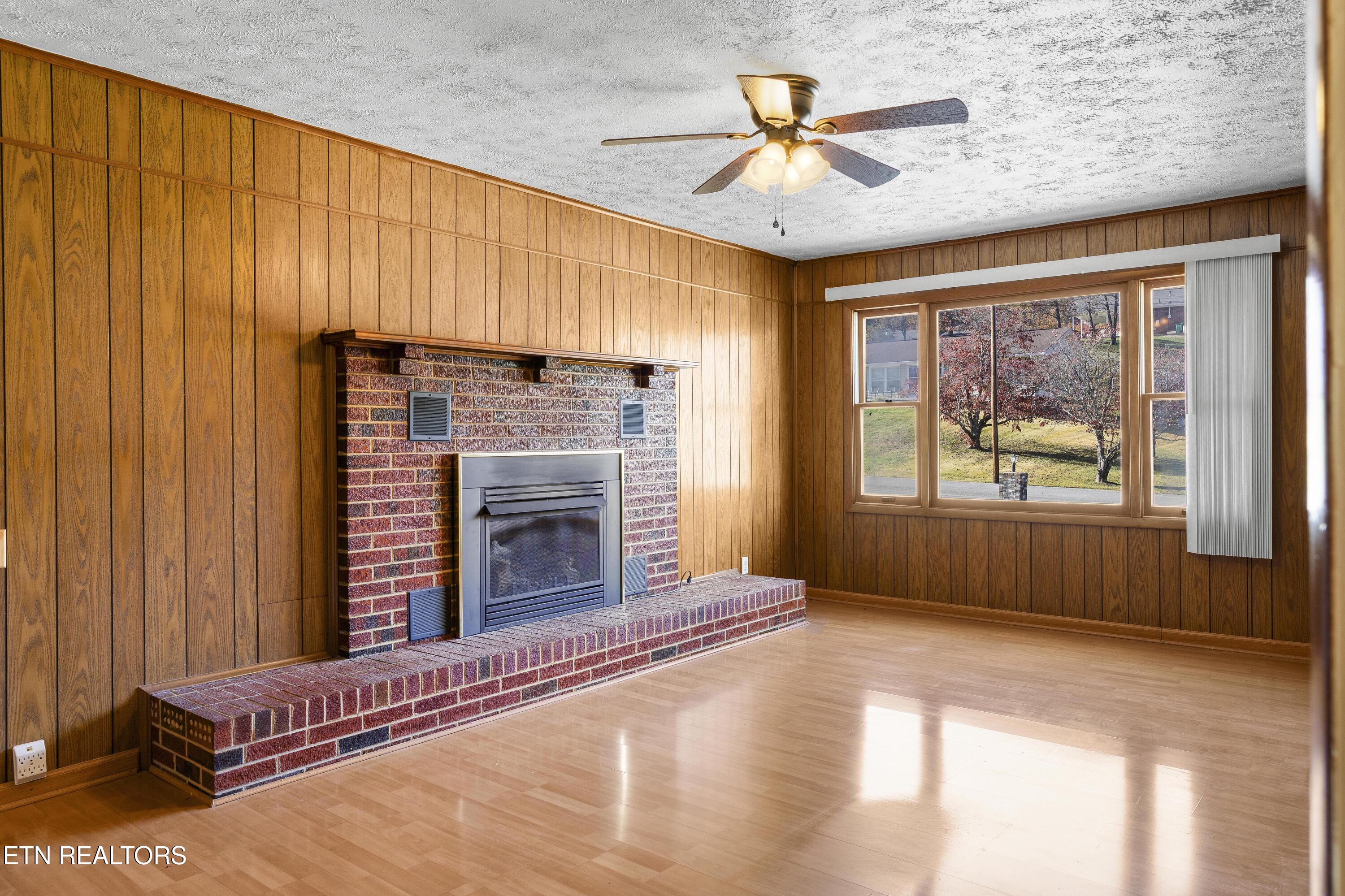 115 E Morningside Park Lafollette TN 37766