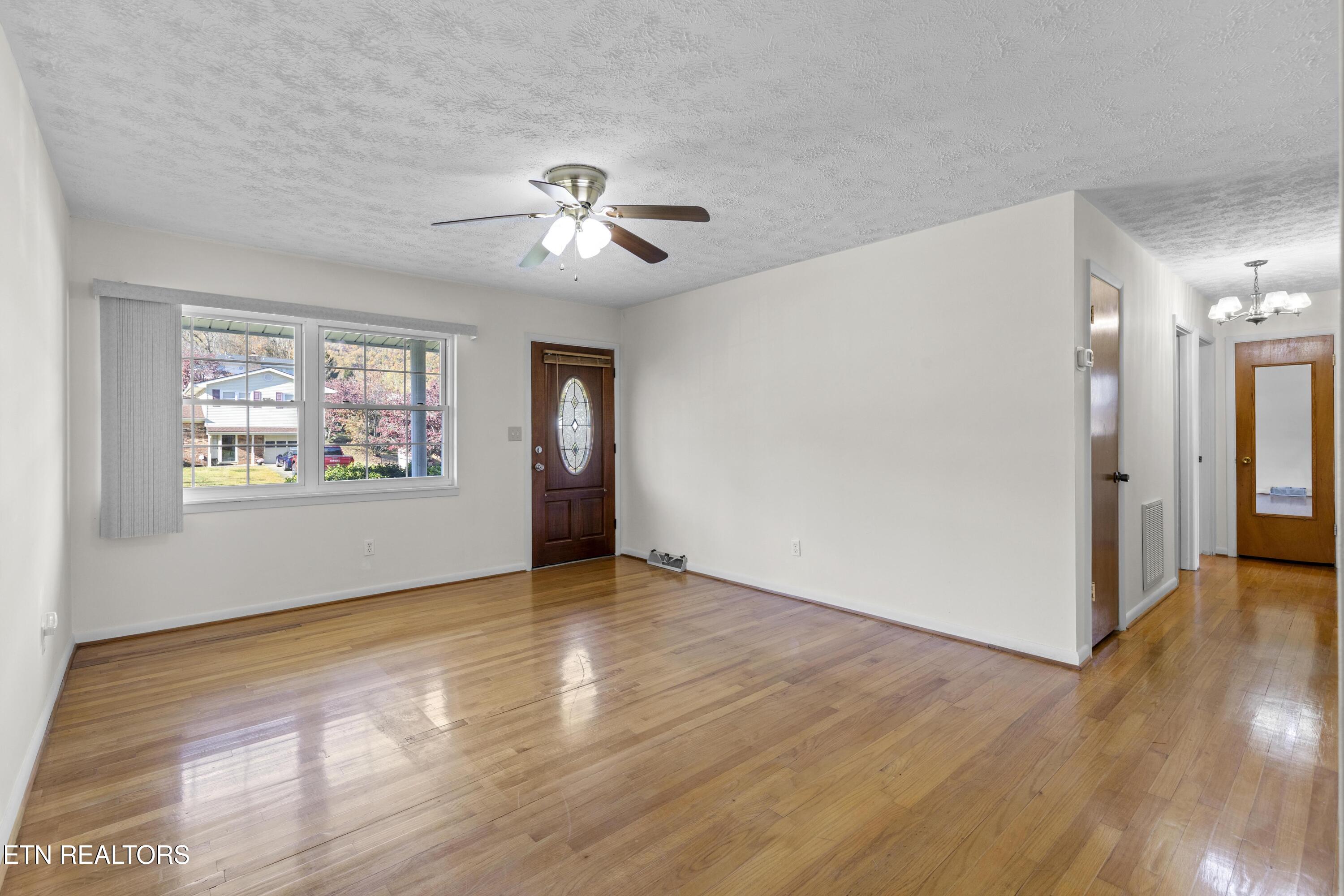 115 E Morningside Park Lafollette TN 37766
