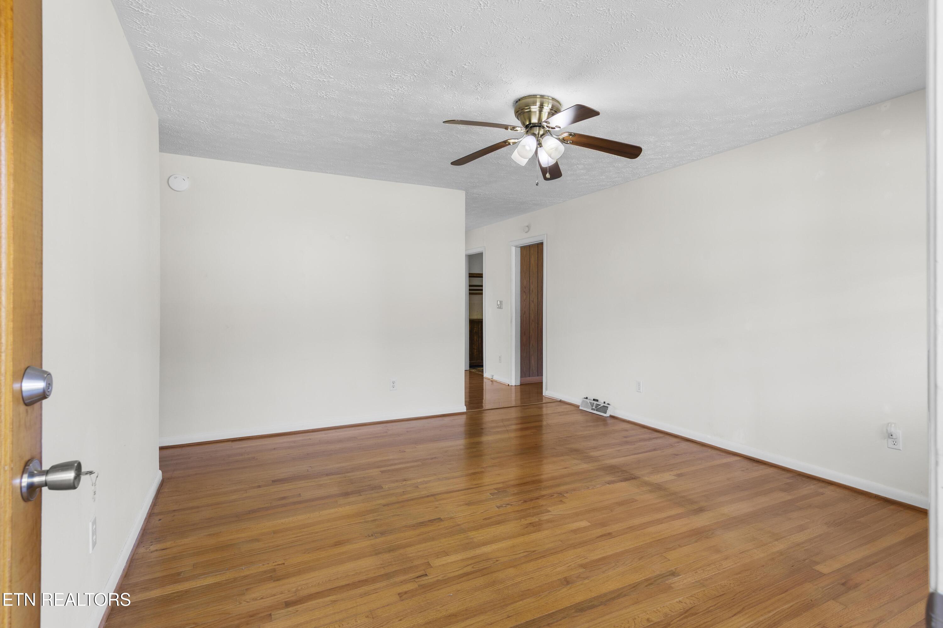 115 E Morningside Park Lafollette TN 37766