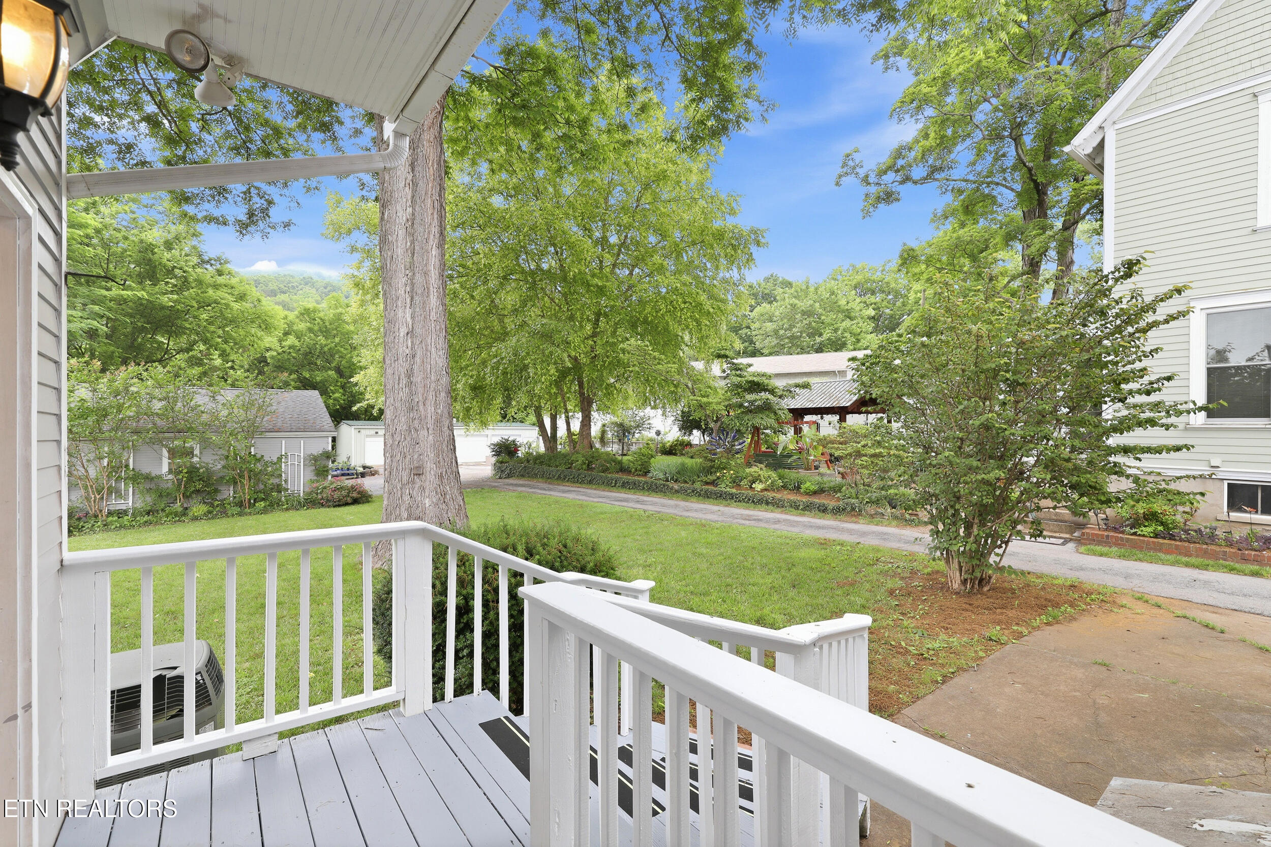 561 Margrave Drive Harriman TN 37748