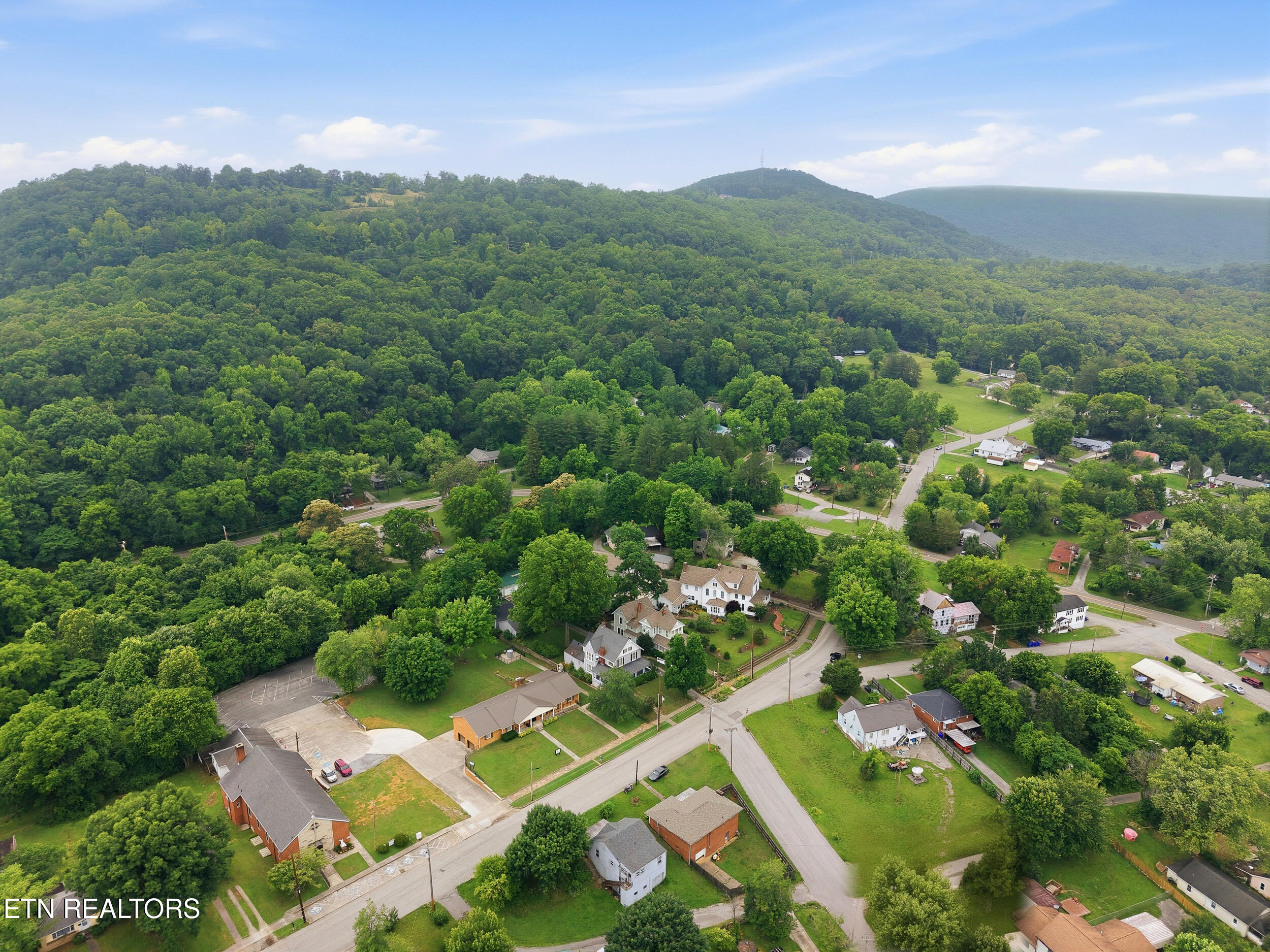 561 Margrave Drive Harriman TN 37748