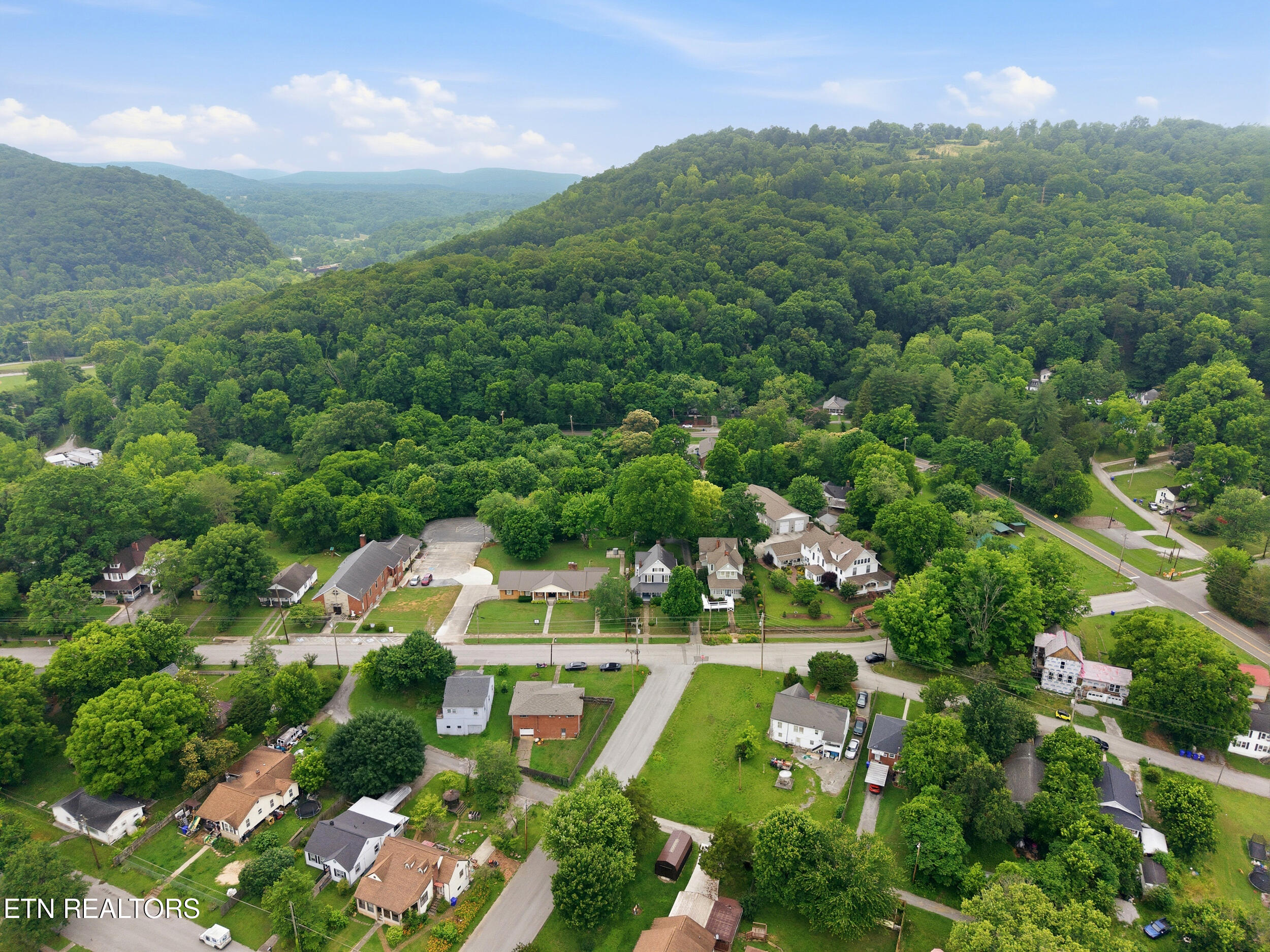 561 Margrave Drive Harriman TN 37748