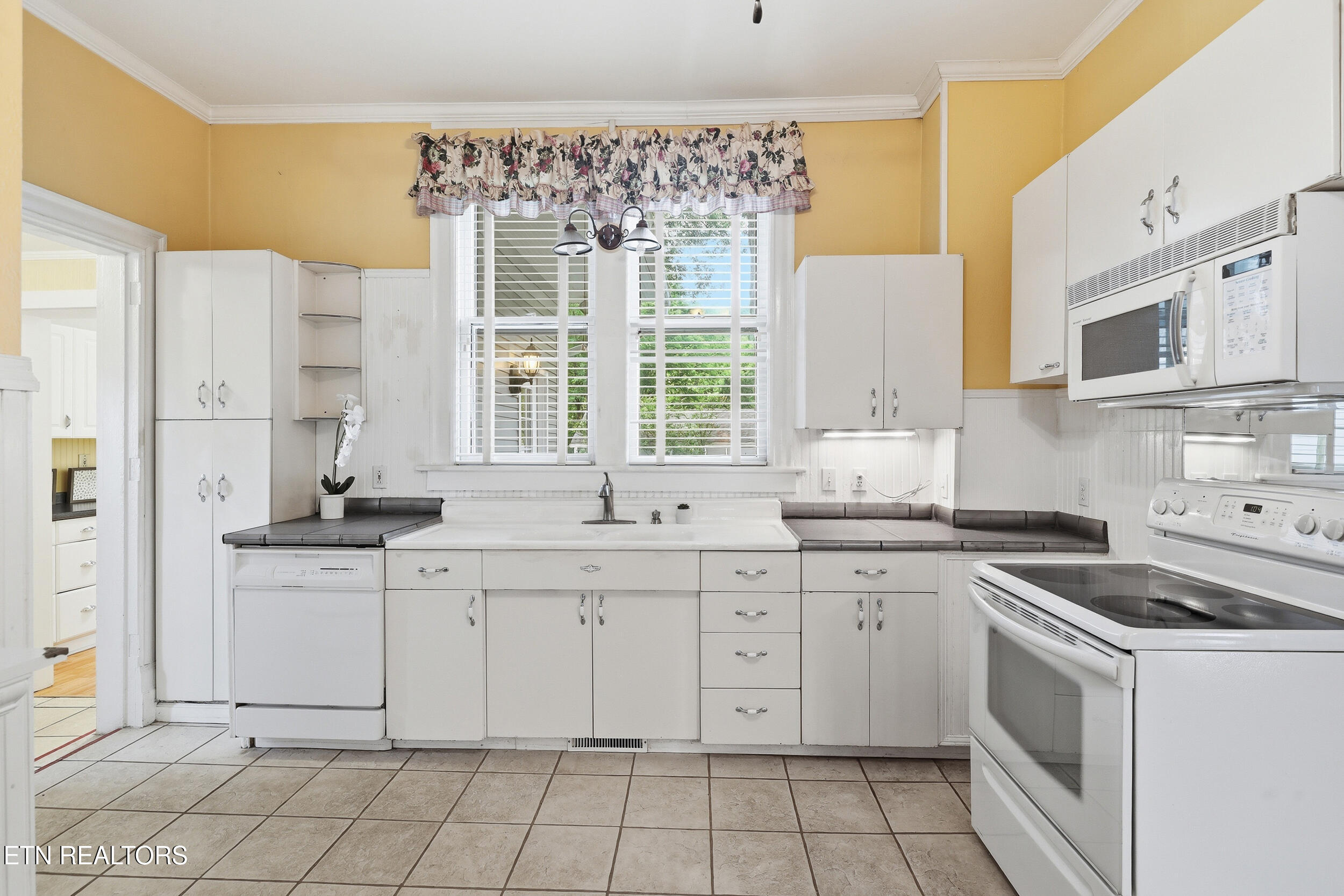 561 Margrave Drive Harriman TN 37748