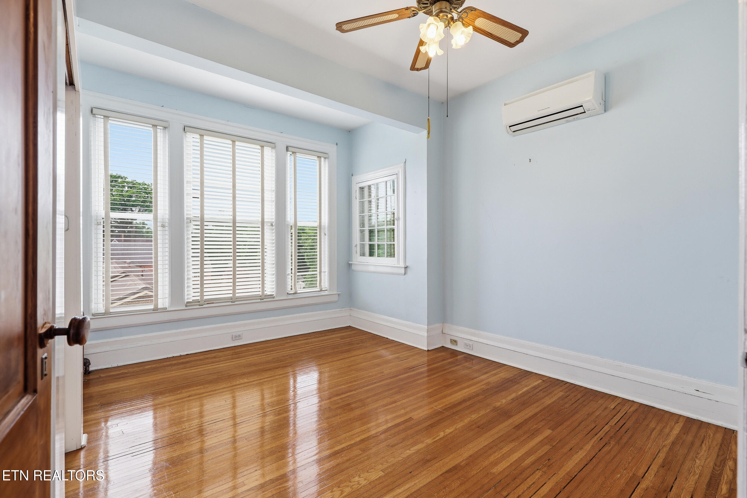 561 Margrave Drive Harriman TN 37748
