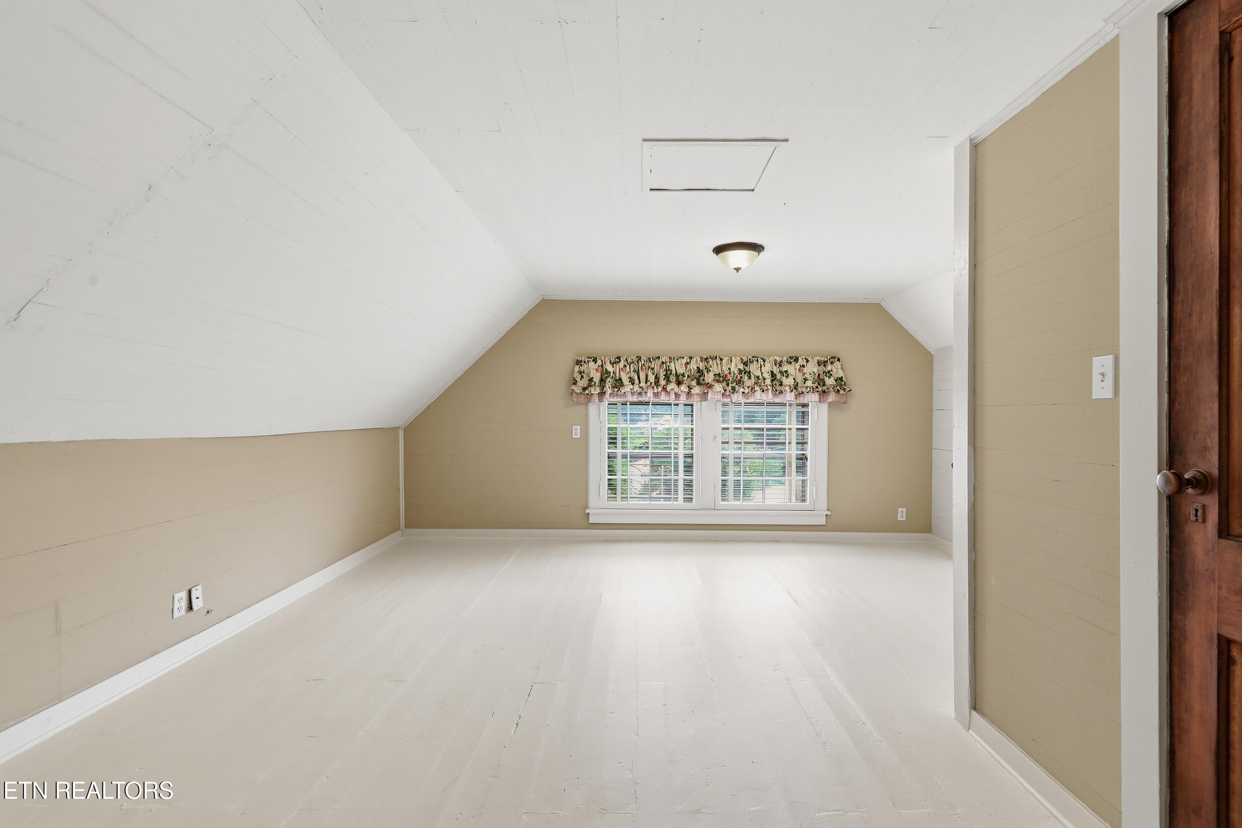 561 Margrave Drive Harriman TN 37748