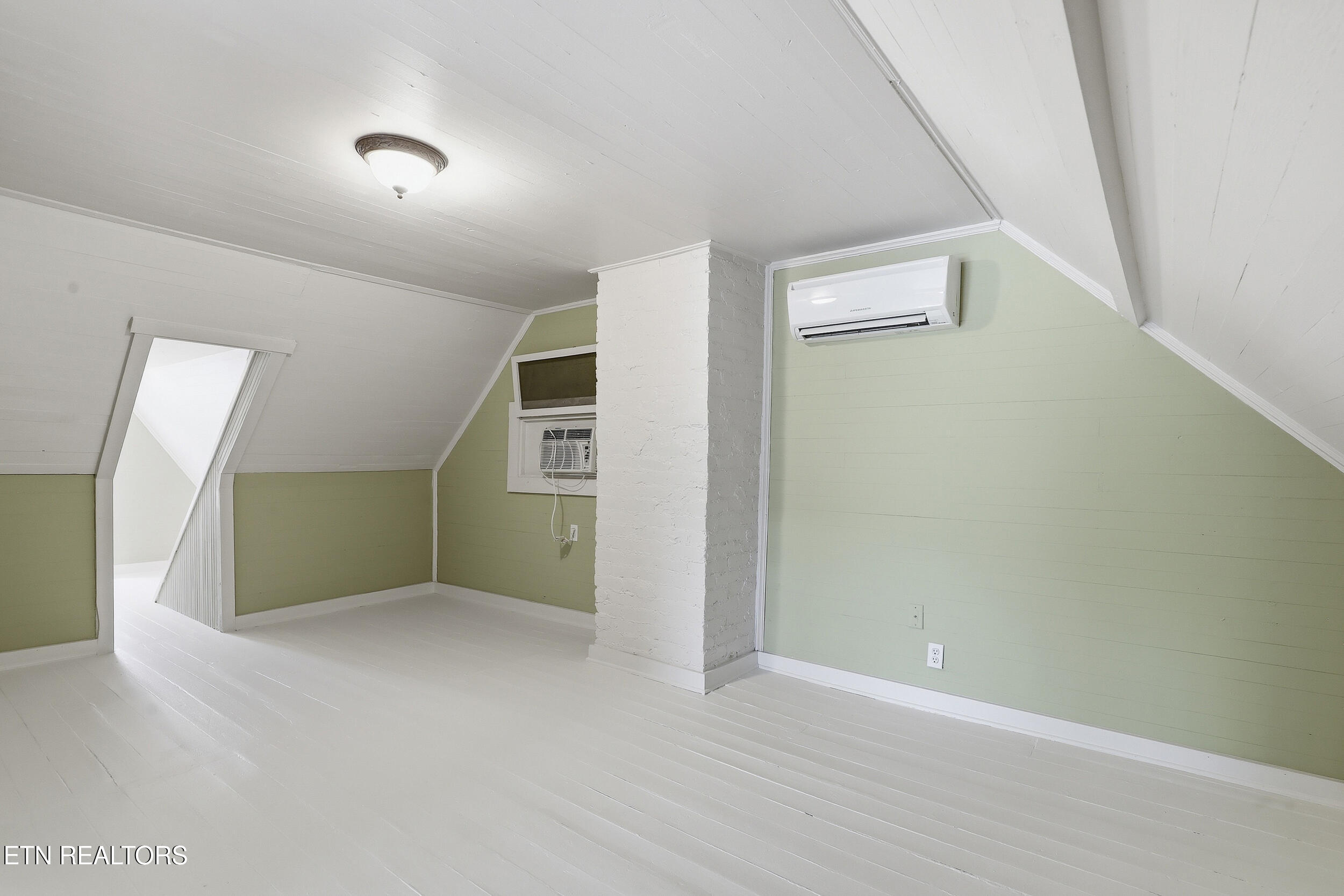 561 Margrave Drive Harriman TN 37748