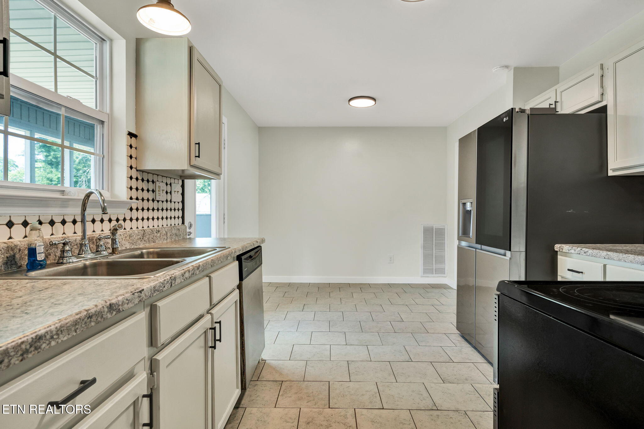 2725 Apple Orchard Drive Cleveland TN 37312