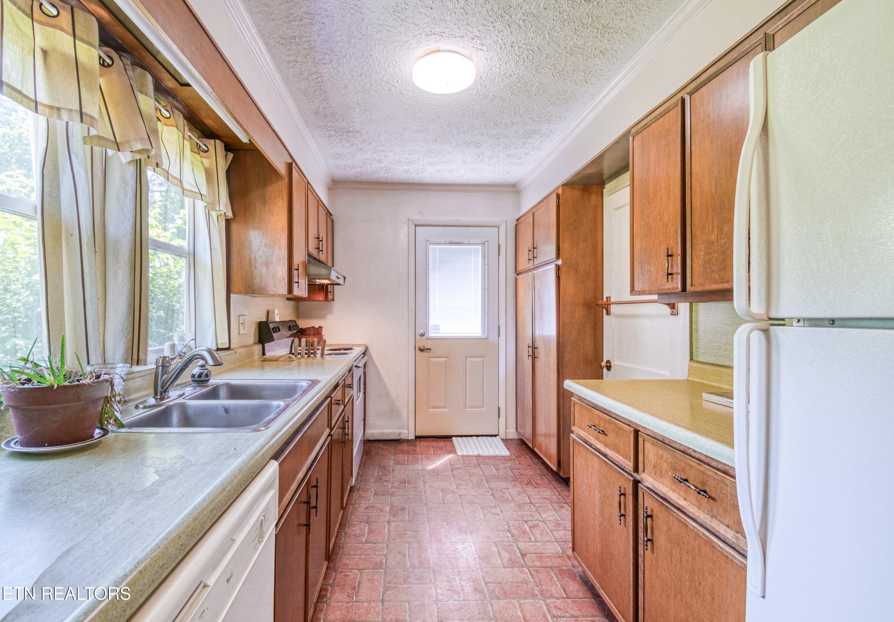 107 Nixon Road Oak Ridge TN 37830