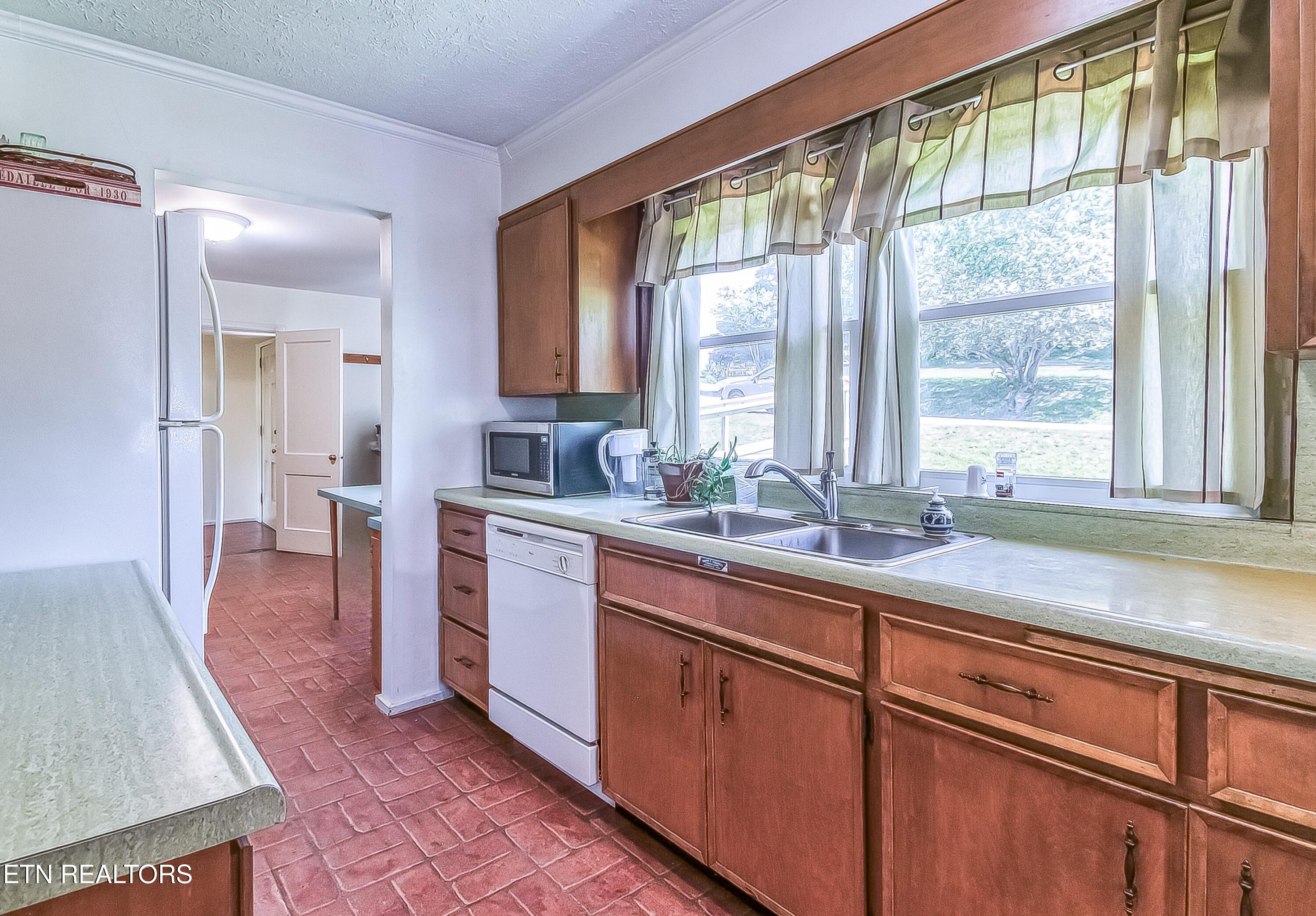 107 Nixon Road Oak Ridge TN 37830