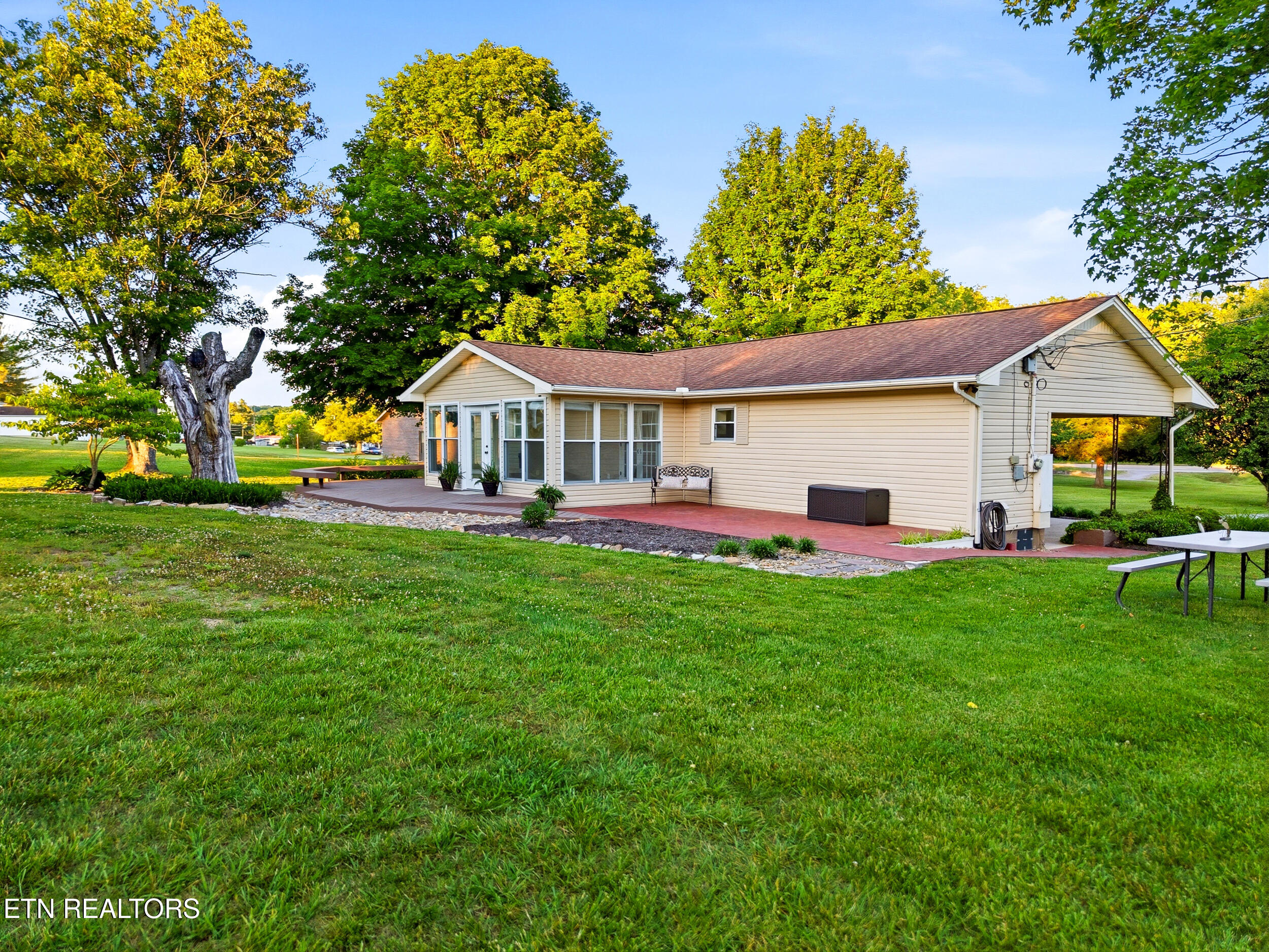 819 Rutledge Pike Blaine TN 37709