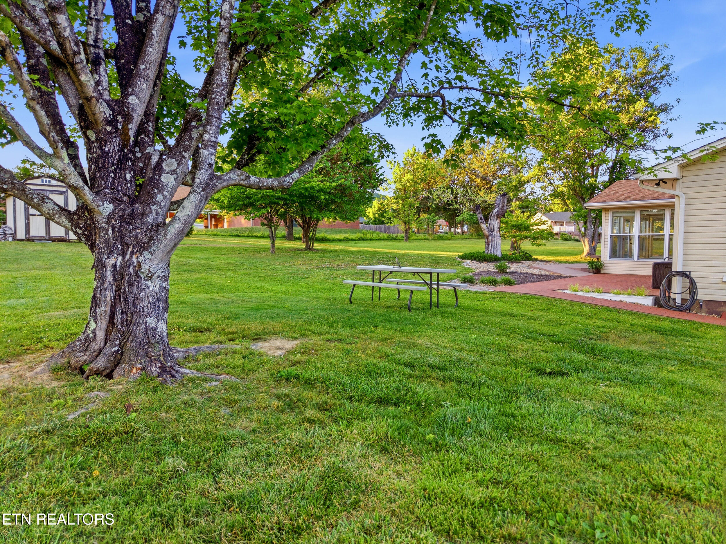 819 Rutledge Pike Blaine TN 37709