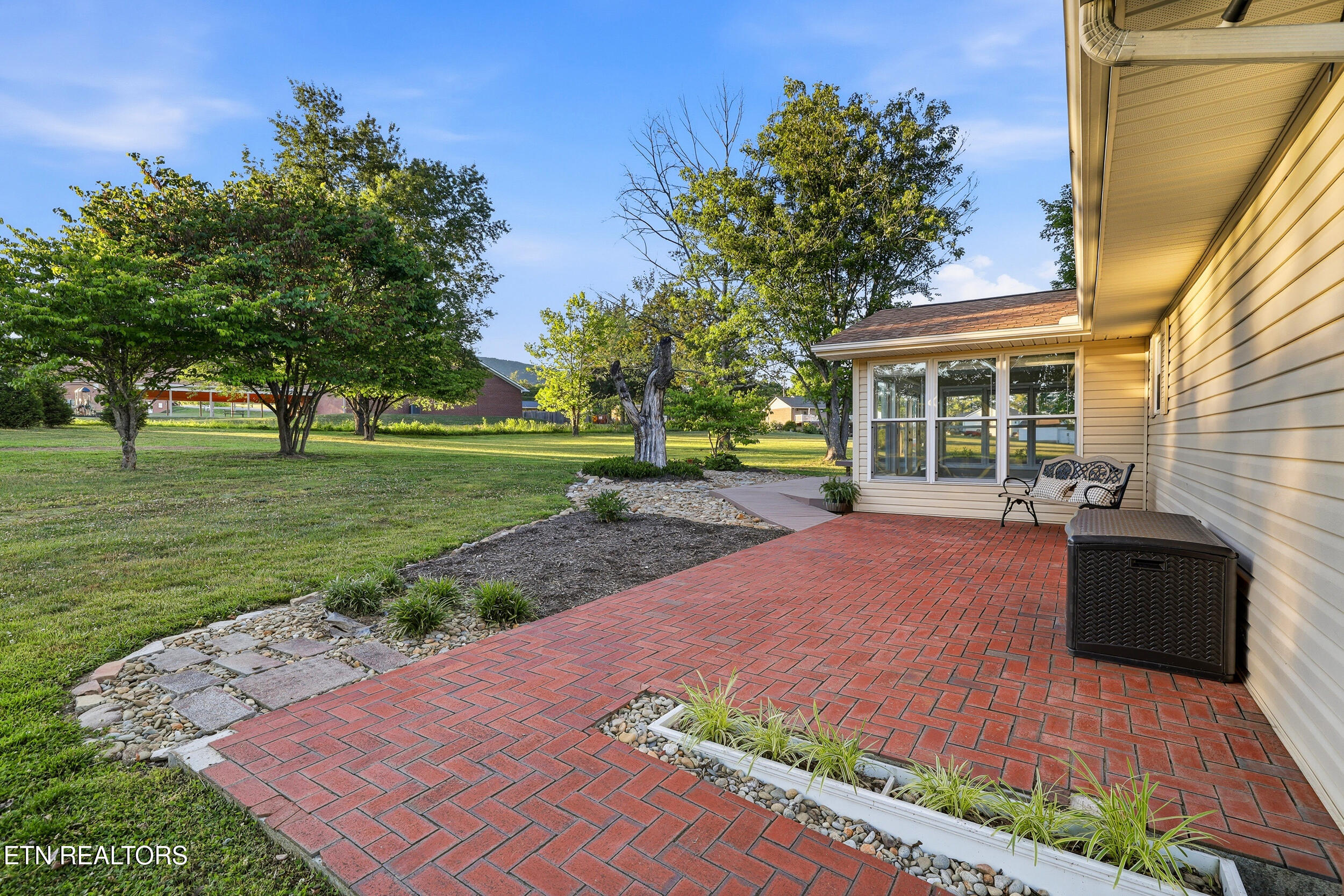819 Rutledge Pike Blaine TN 37709