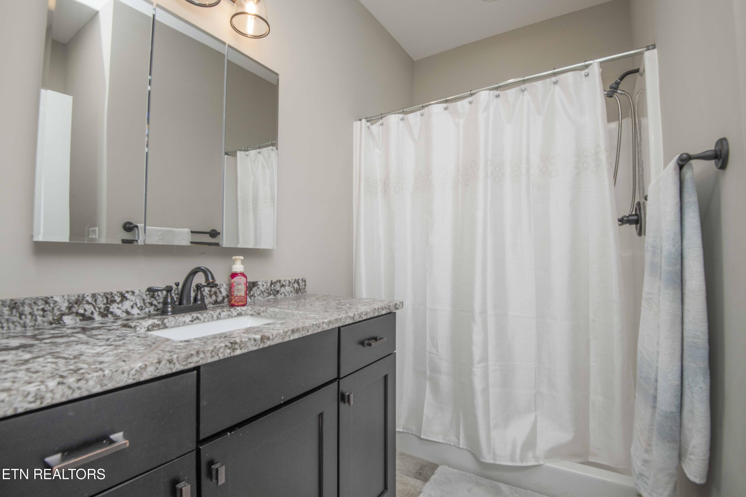 1905 Highlands Ridge Lane Knoxville TN 37932
